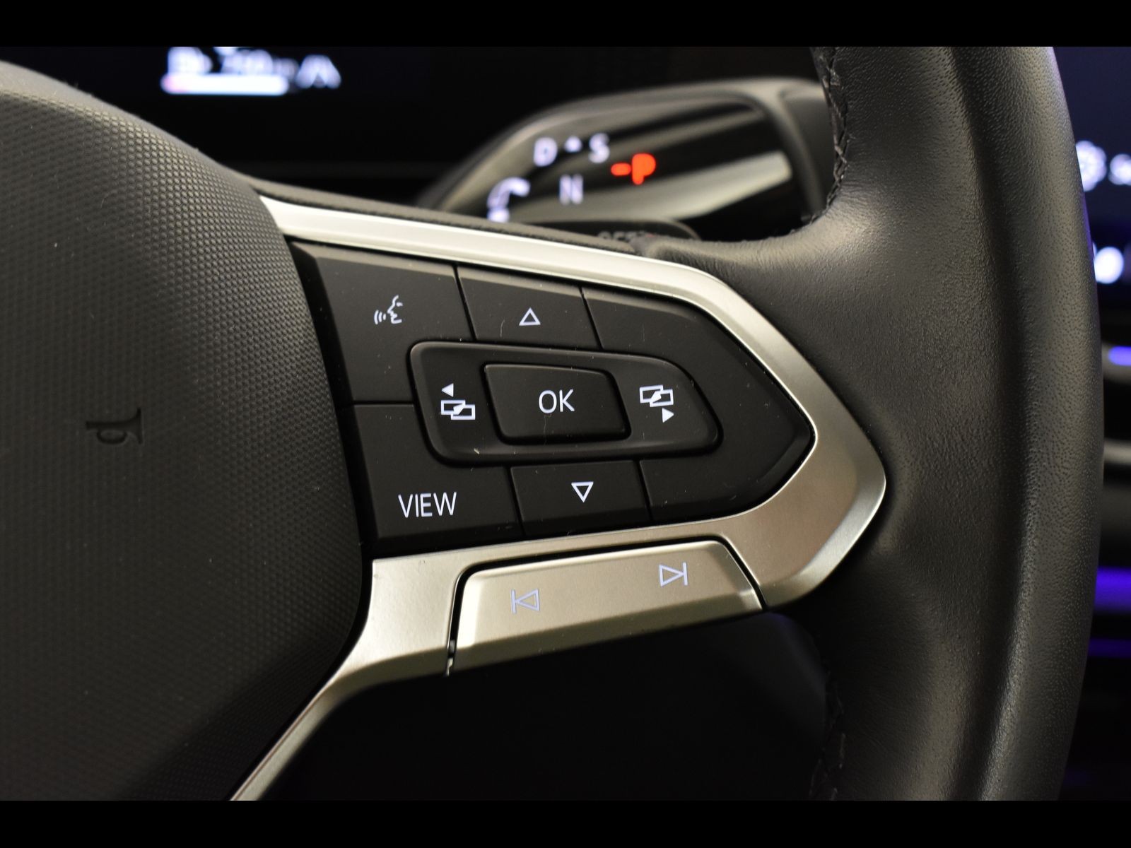 21 - Volkswagen Tiguan 2.0 tdi scr 150cv life dsg