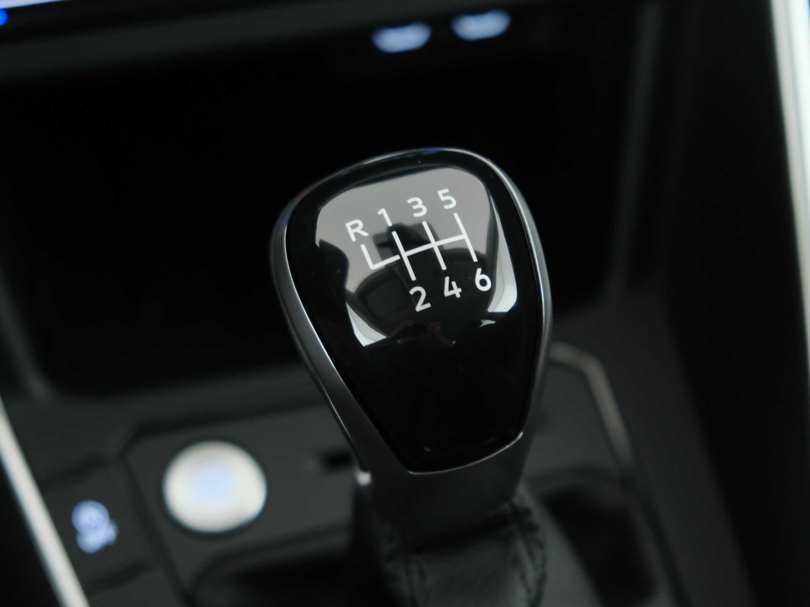 12 - Volkswagen Taigo 1.0 tsi 115cv life