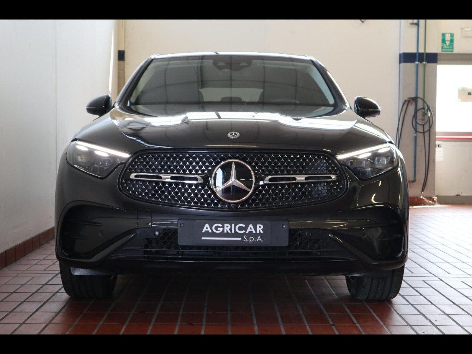 2 - Mercedes GLC coupe 220 d amg line premium 4matic 9g-tronic