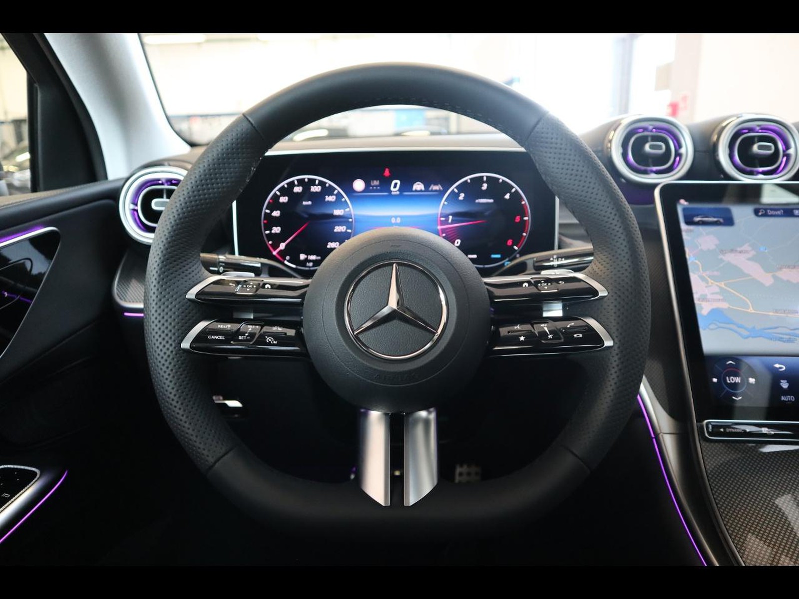 17 - Mercedes GLC coupe 220 d amg line premium 4matic 9g-tronic