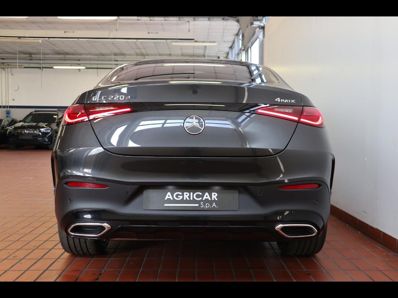 6 - Mercedes GLC coupe 220 d amg line premium 4matic 9g-tronic