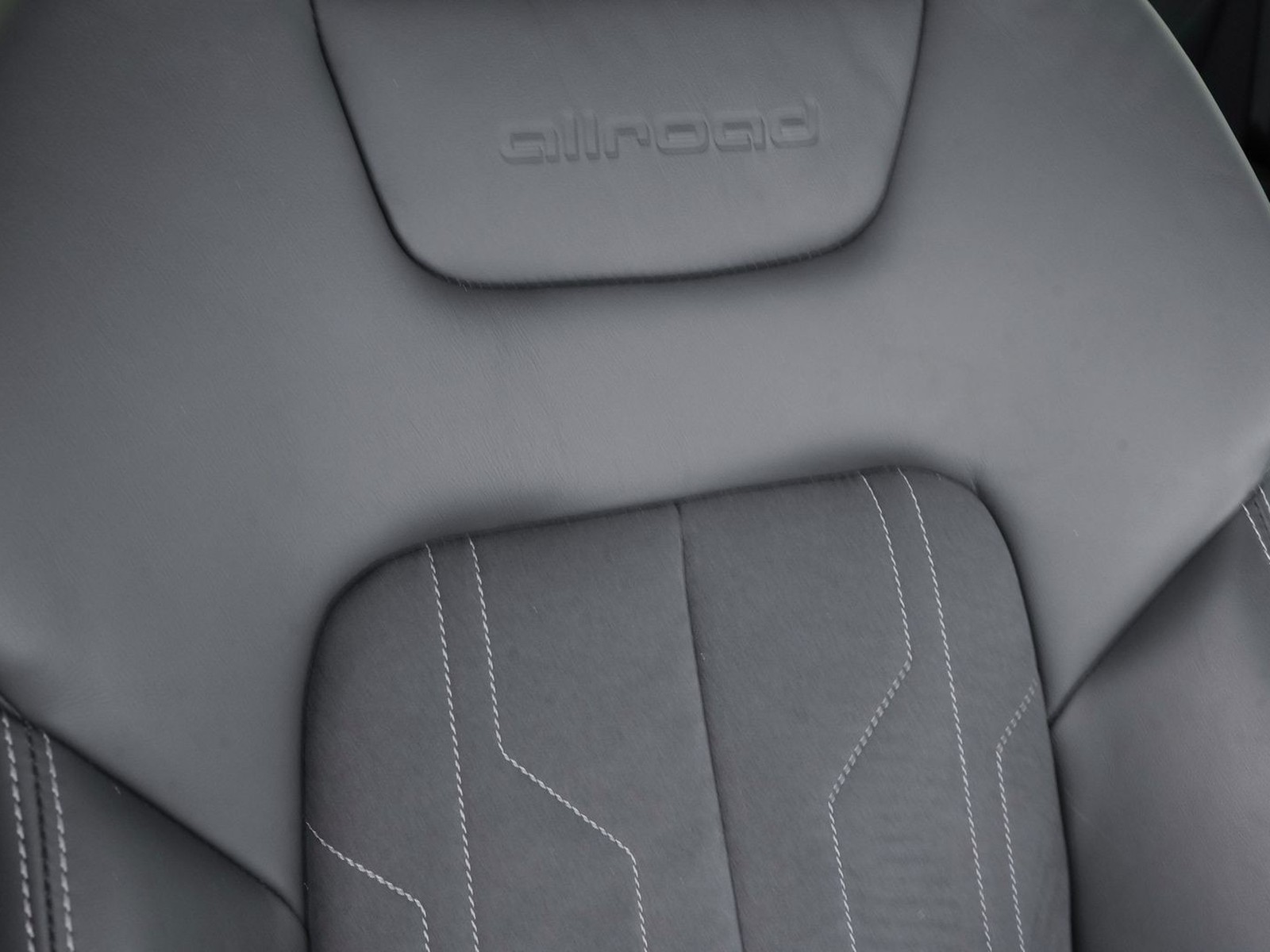 22 - Audi A6 allroad allroad 40 2.0 tdi mhev 12v 204cv business advanced quattro ultra s tronic