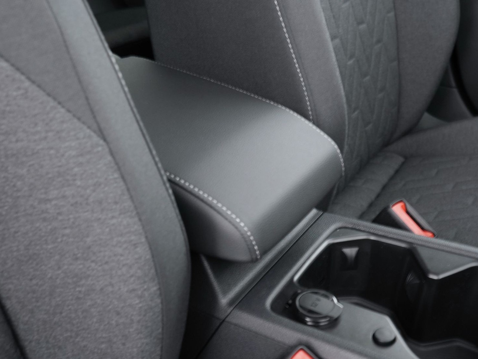 17 - Volkswagen Golf 1.5 tsi ehybrid 204cv edition plus dsg