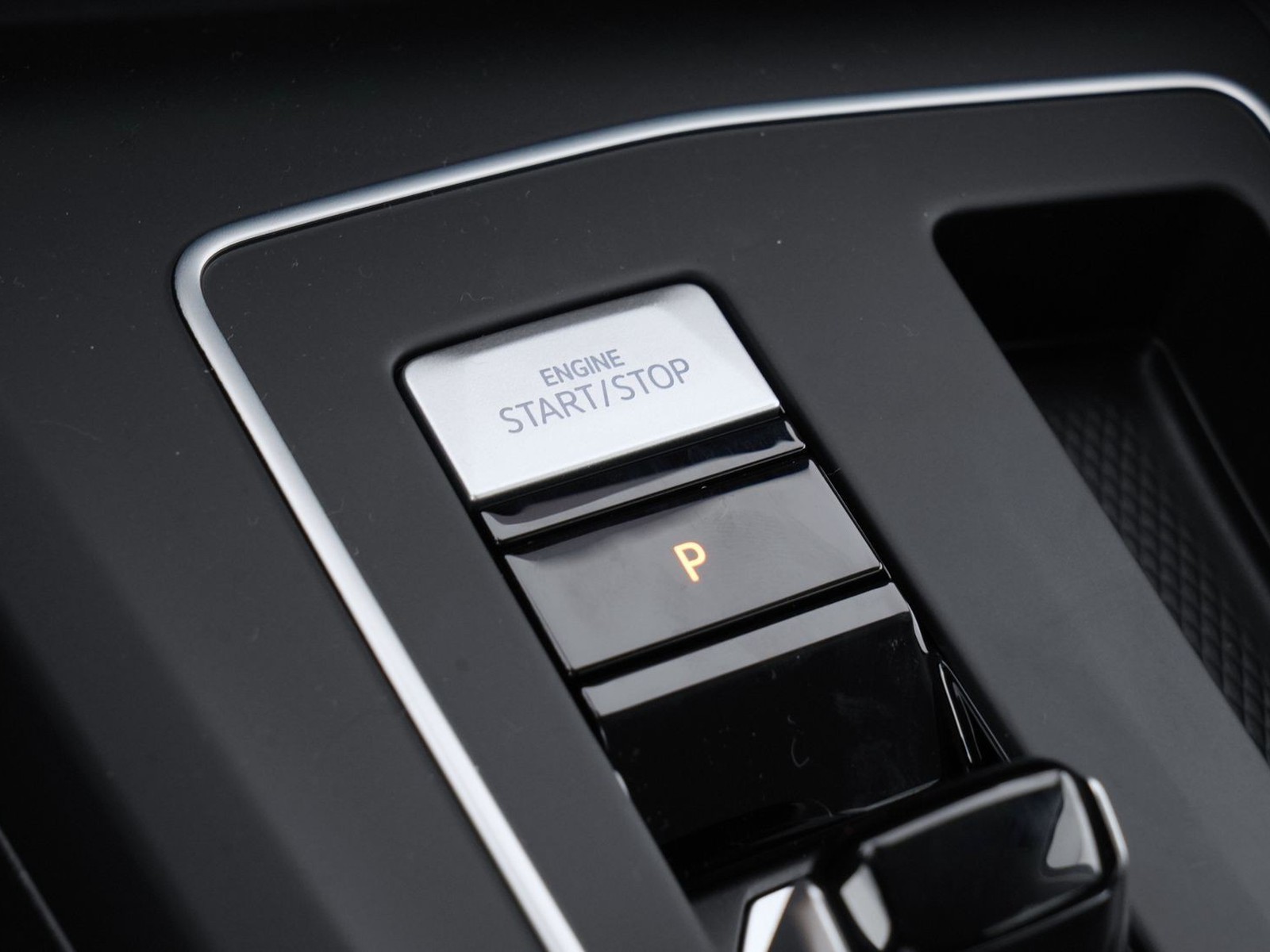 22 - Volkswagen Golf 1.5 tsi ehybrid 204cv edition plus dsg