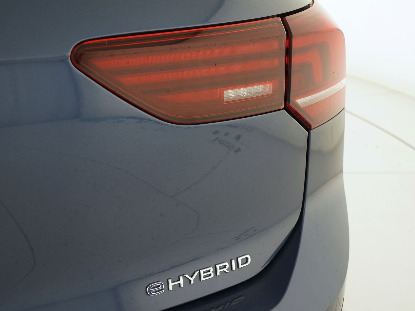 33 - Volkswagen Golf 1.5 tsi ehybrid 204cv edition plus dsg