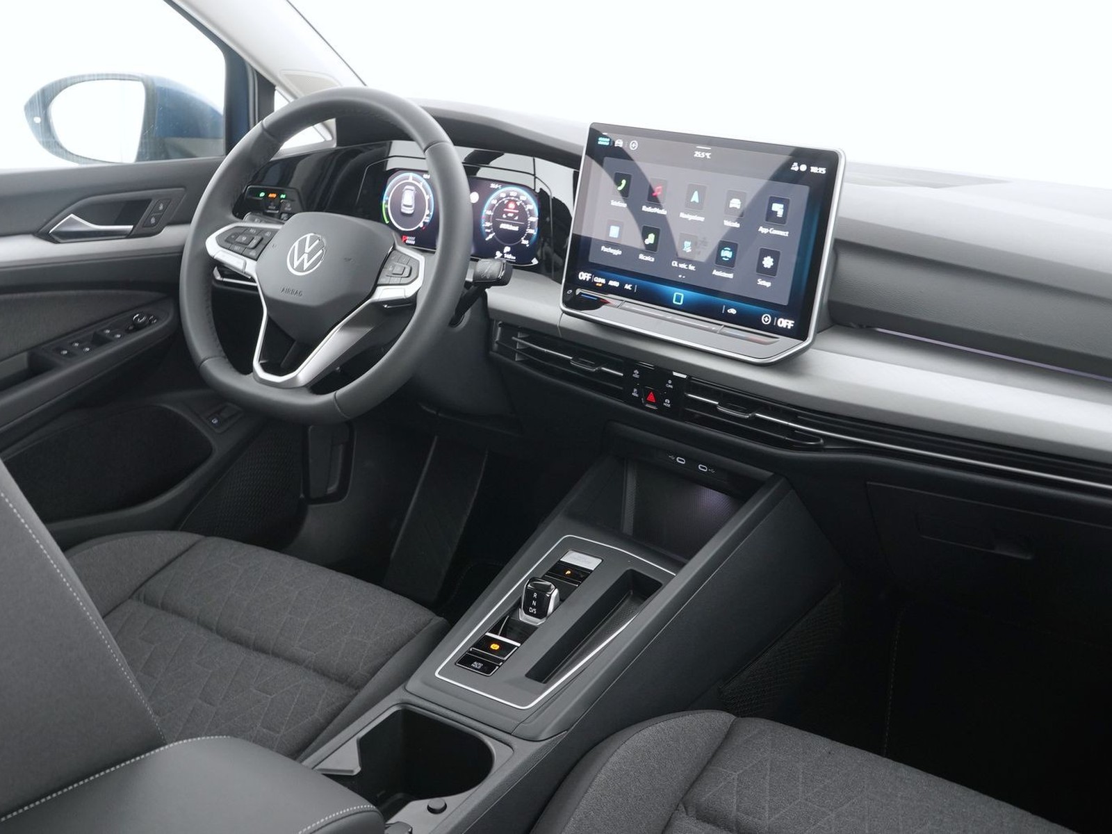 6 - Volkswagen Golf 1.5 tsi ehybrid 204cv edition plus dsg