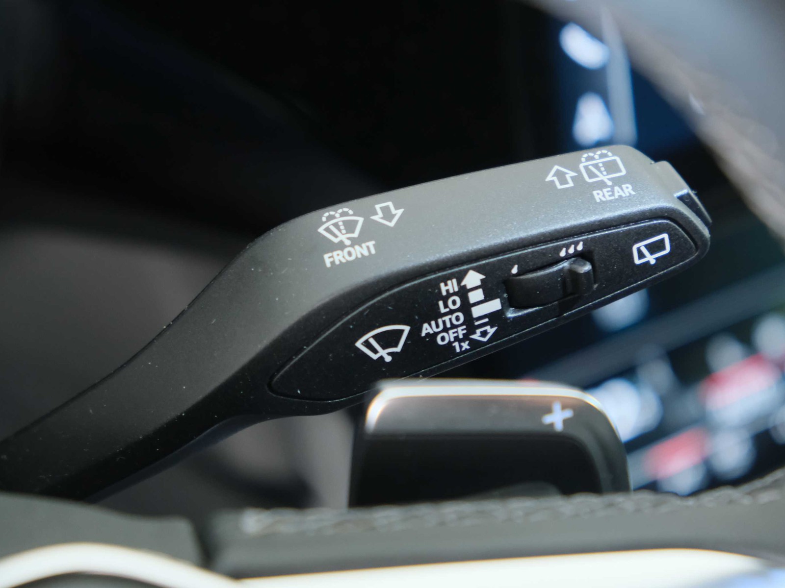 26 - Audi Q8 e-tron 50 business advanced quattro