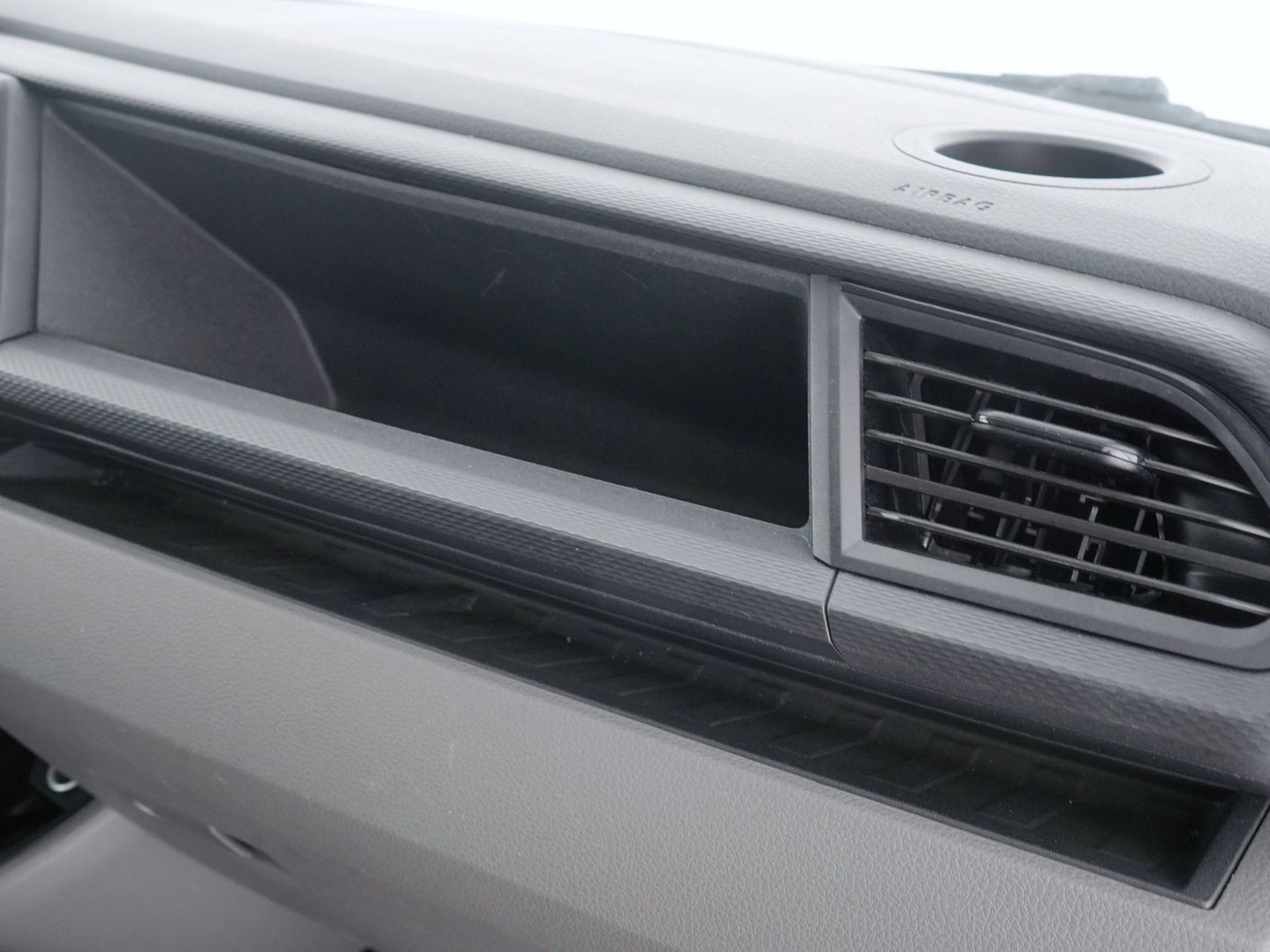 21 - Volkswagen VIC T6.1 Caravelle t6.1 2.0 tdi 150cv comfortline p.c. dsg7