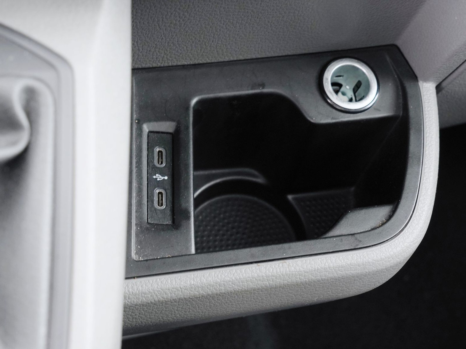 24 - Volkswagen VIC T6.1 Caravelle t6.1 2.0 tdi 150cv comfortline p.c. dsg7