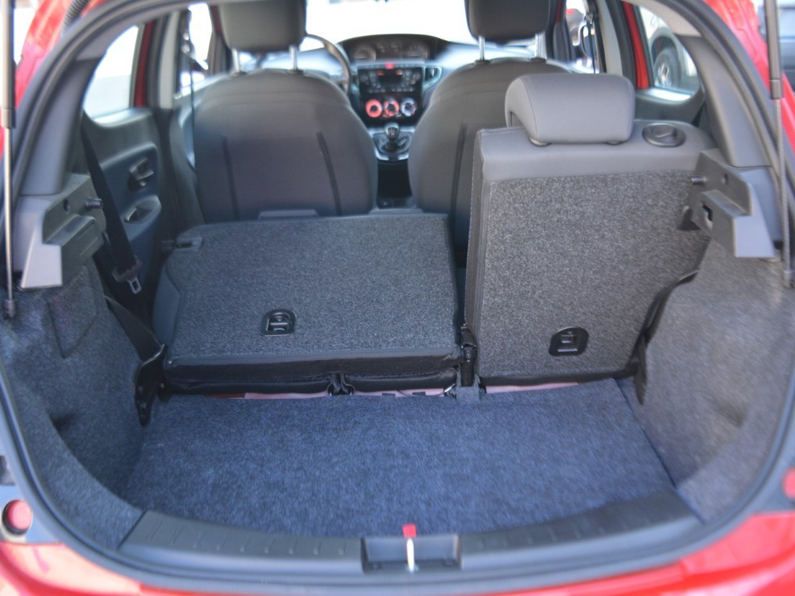 16 - Lancia Ypsilon 1.0 firefly hybrid 70cv oro s&s