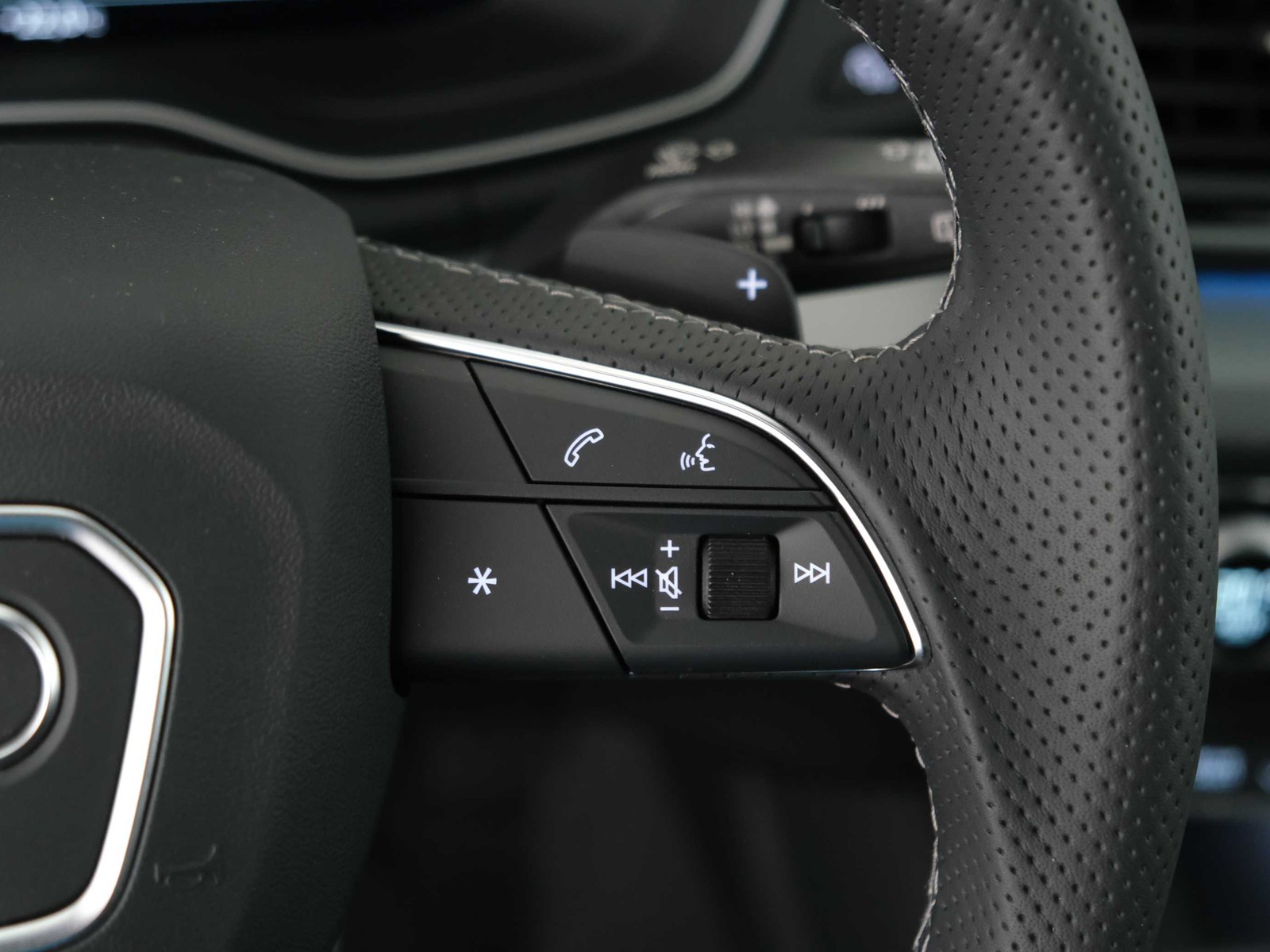 26 - Audi Q5 55 2.0 tfsi e s line plus quattro s tronic