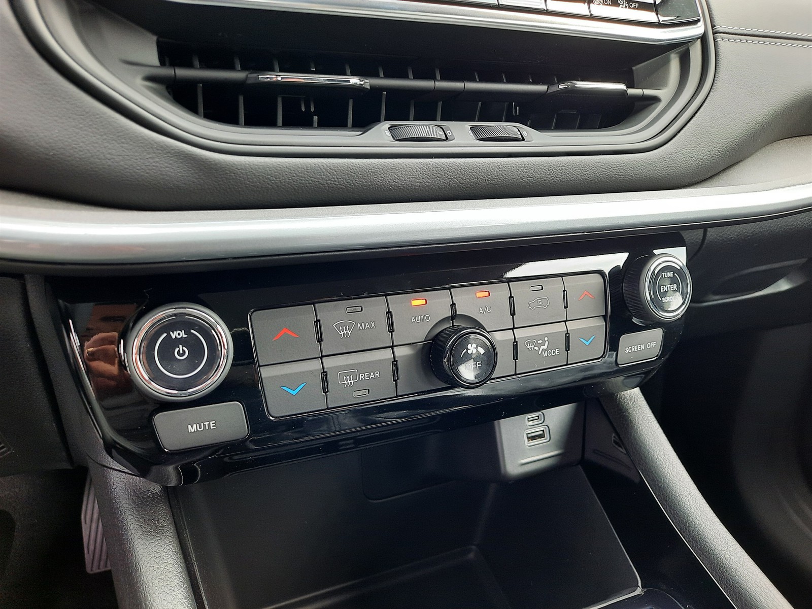 12 - Jeep Compass 1.5 turbo t4 mhev 130cv altitude 2wd dct