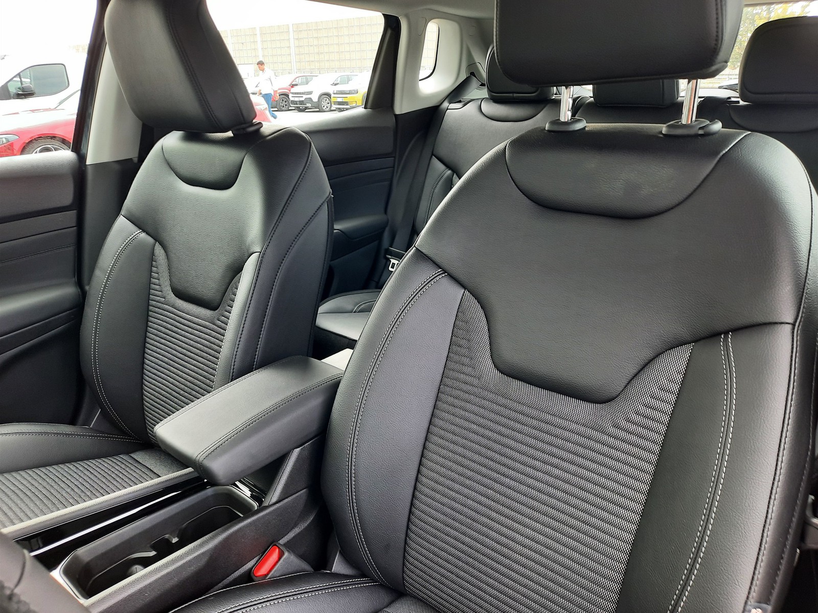 17 - Jeep Compass 1.5 turbo t4 mhev 130cv altitude 2wd dct