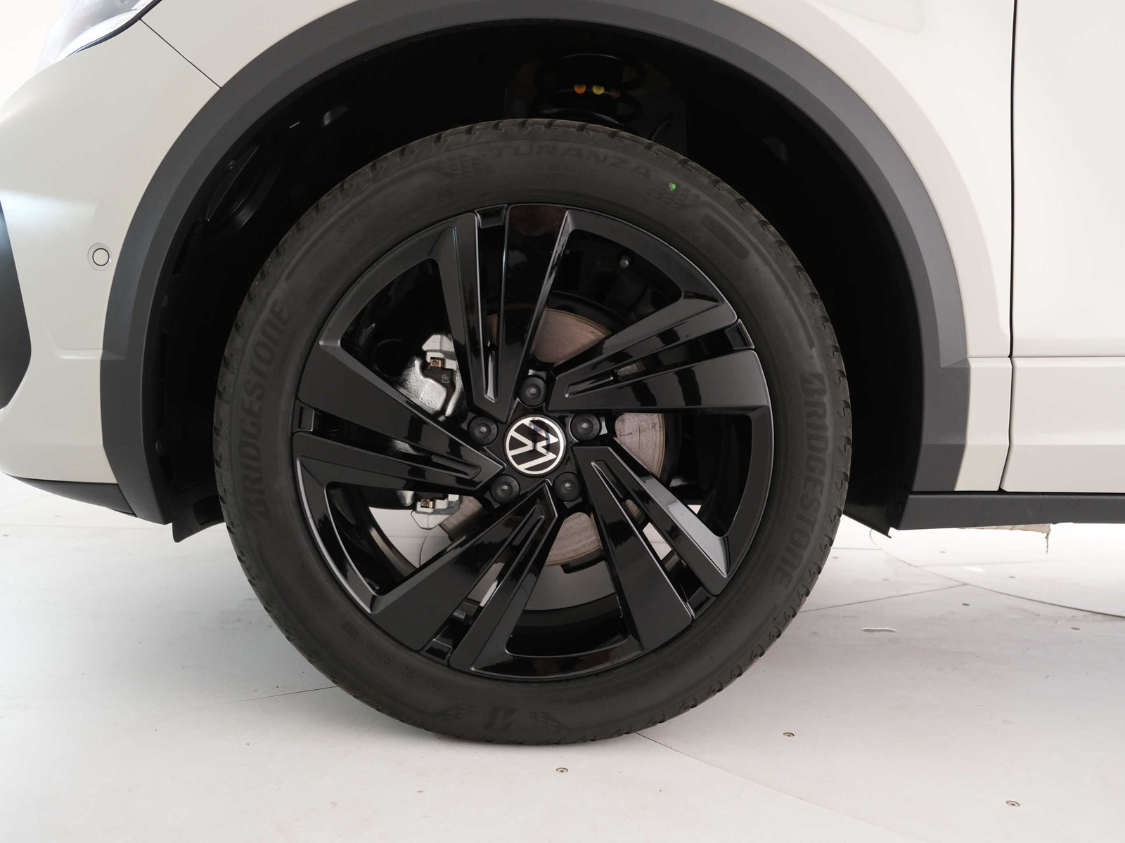 11 - Volkswagen T-Roc 1.5 tsi act r line dsg