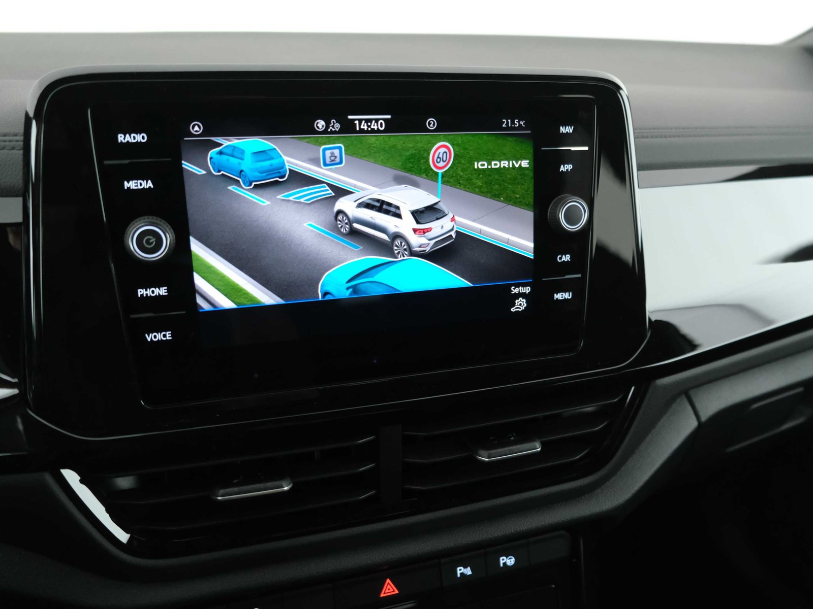 21 - Volkswagen T-Roc 1.5 tsi act r line dsg