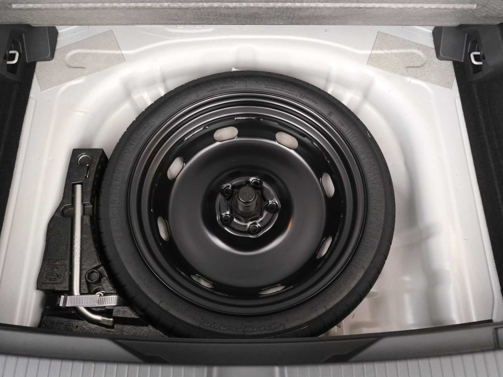 35 - Volkswagen T-Roc 1.5 tsi act r line dsg