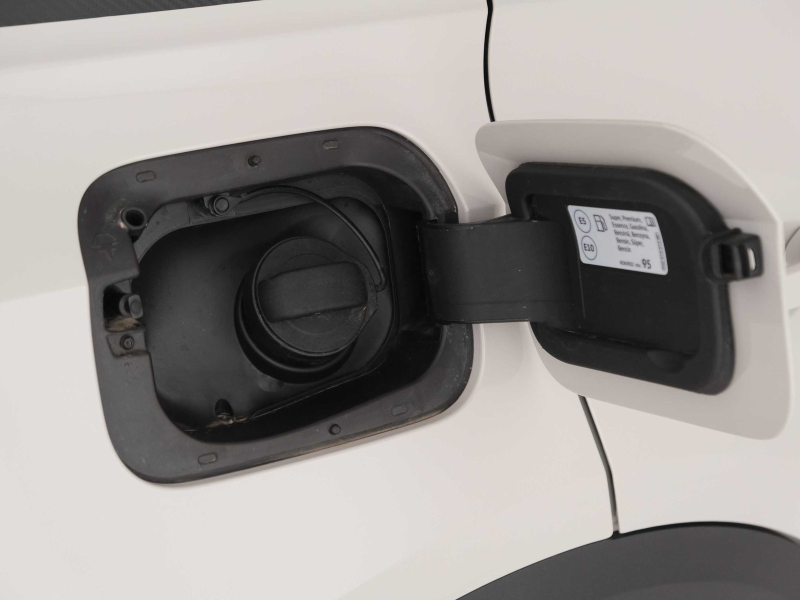 36 - Volkswagen T-Roc 1.5 tsi act r line dsg