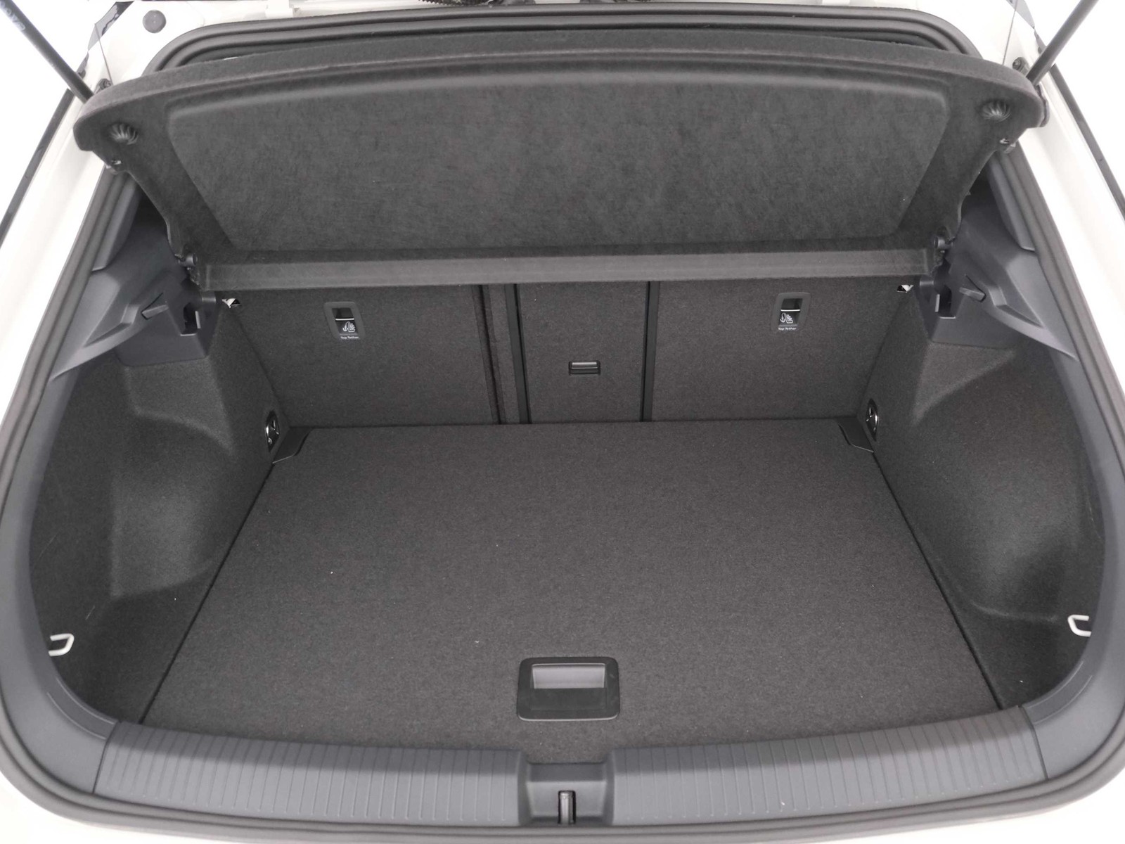 10 - Volkswagen T-Roc 1.5 tsi act r line dsg