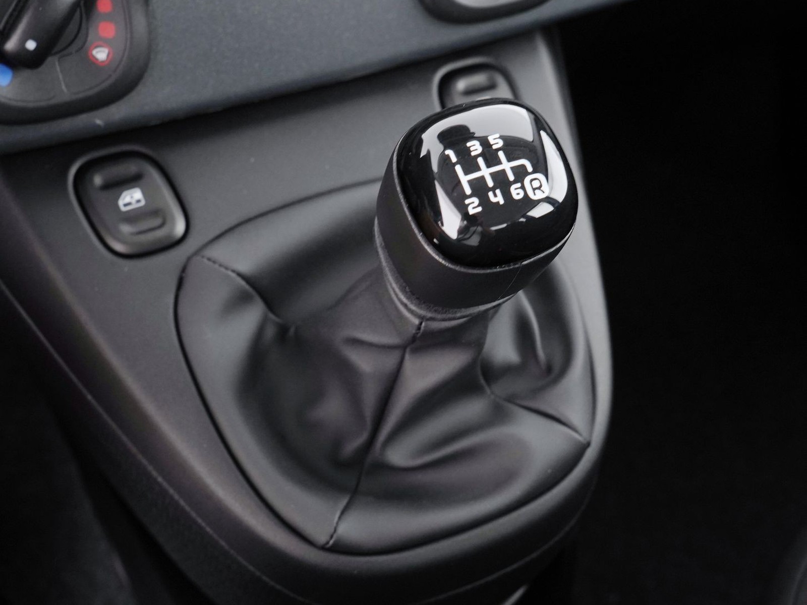 20 - Fiat Panda 1.0 firefly hybrid 70cv pop s&s