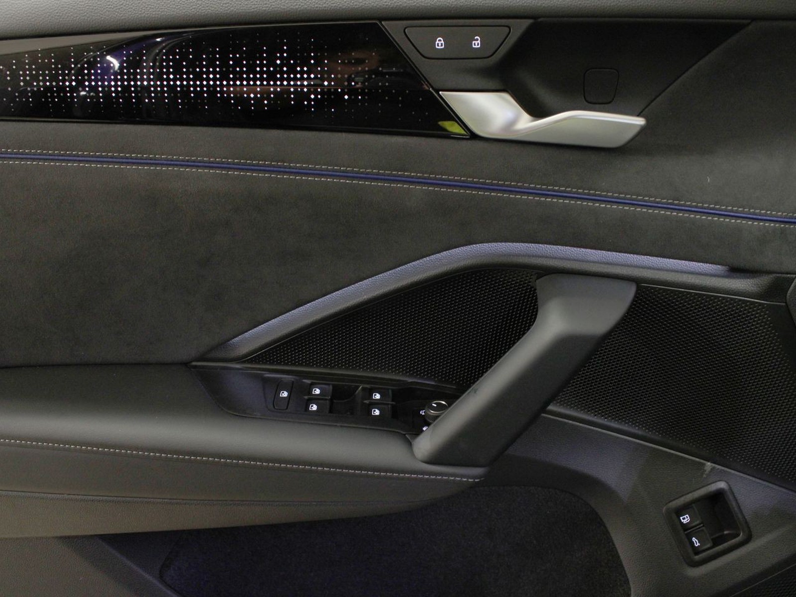 17 - Volkswagen Tayron 1.5 tsi ehybrid 204cv r-line plus dsg