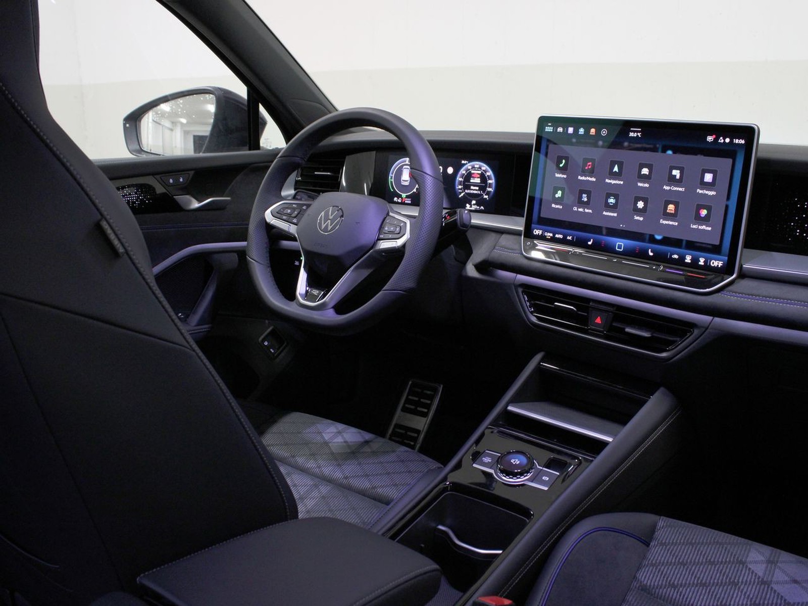 6 - Volkswagen Tayron 1.5 tsi ehybrid 204cv r-line plus dsg