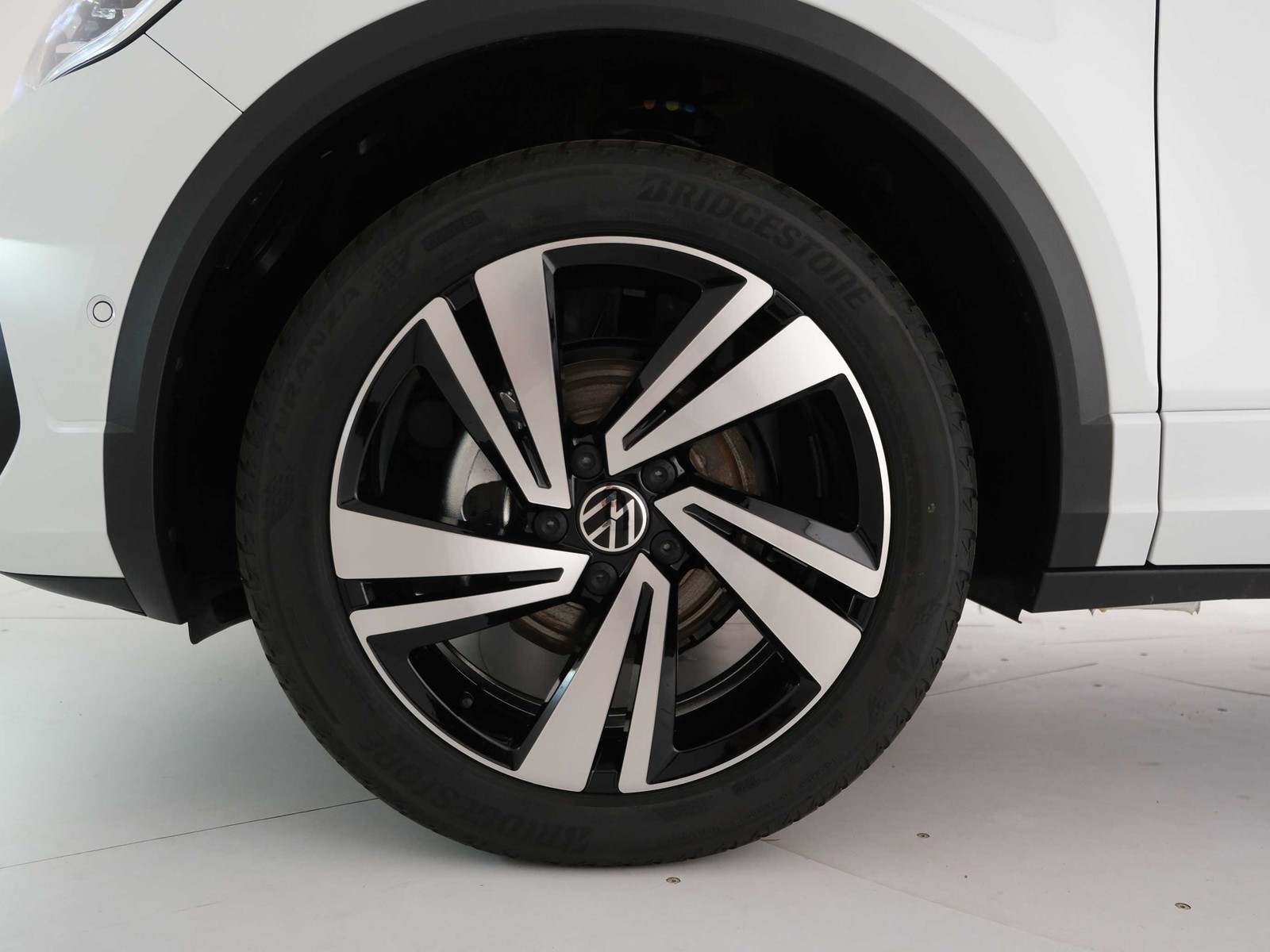 11 - Volkswagen T-Roc 1.0 tsi 115cv r-line plus