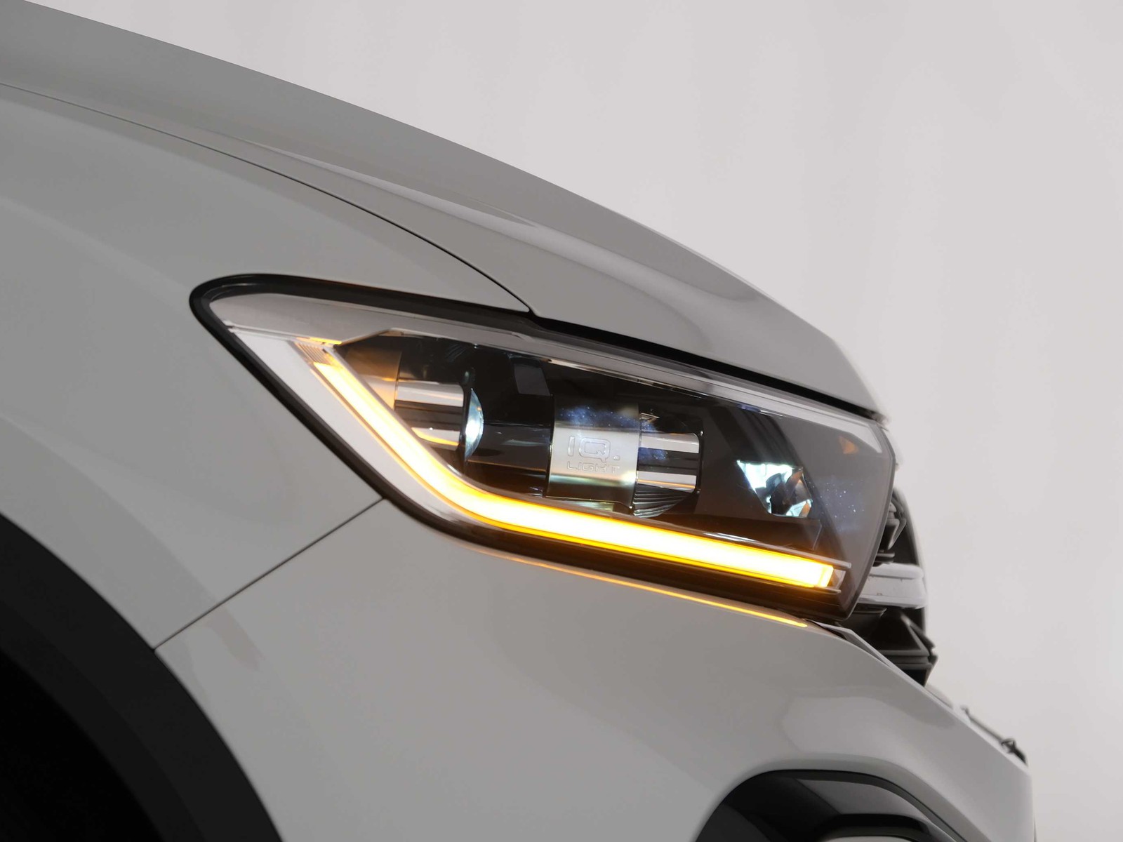 40 - Volkswagen T-Roc 1.0 tsi 115cv r-line plus