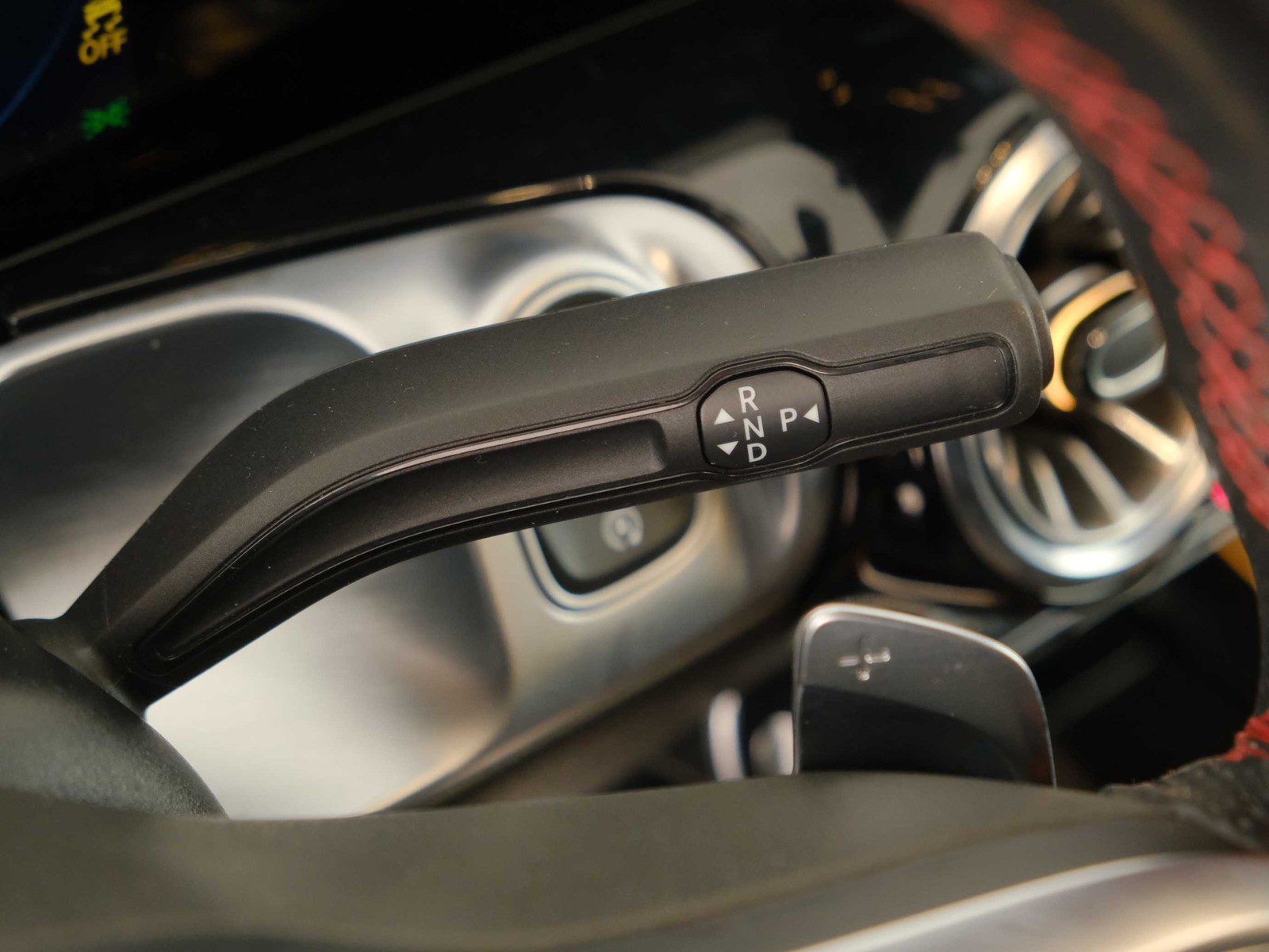 12 - Mercedes GLB 200 d premium 4matic 8g-dct