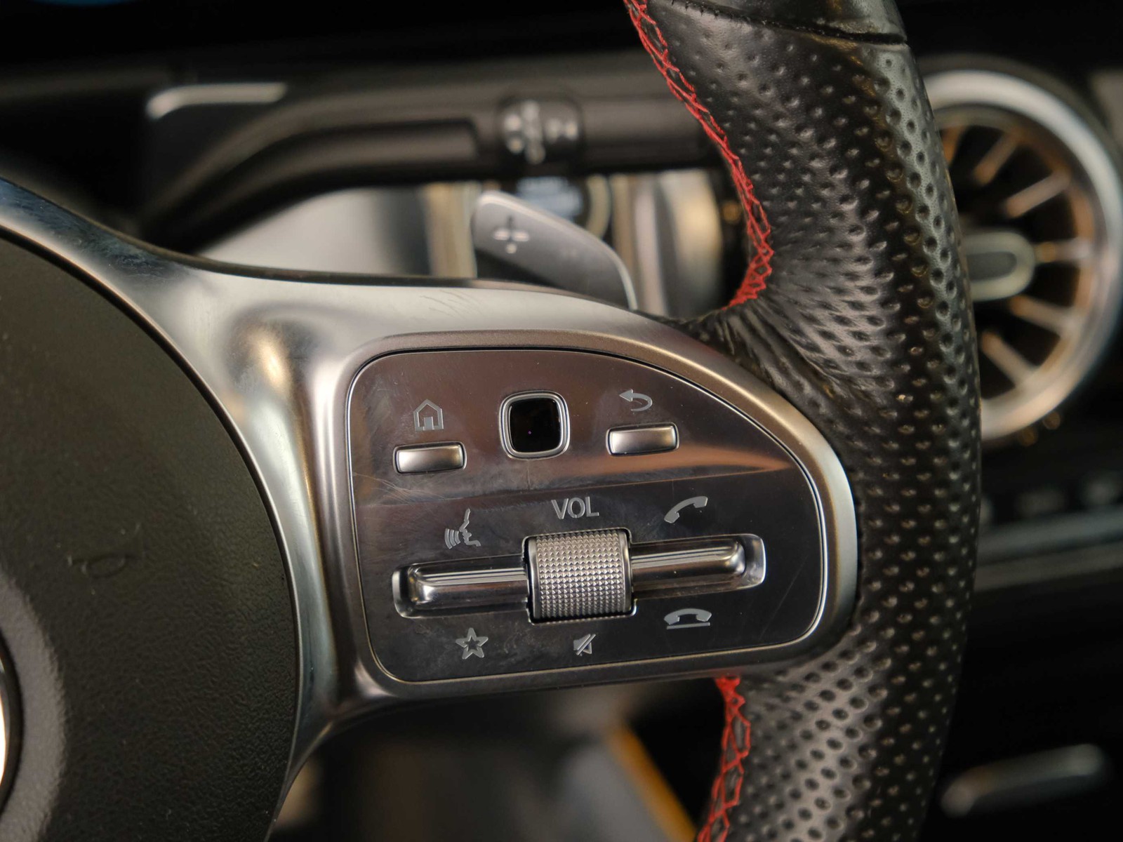 23 - Mercedes GLB 200 d premium 4matic 8g-dct