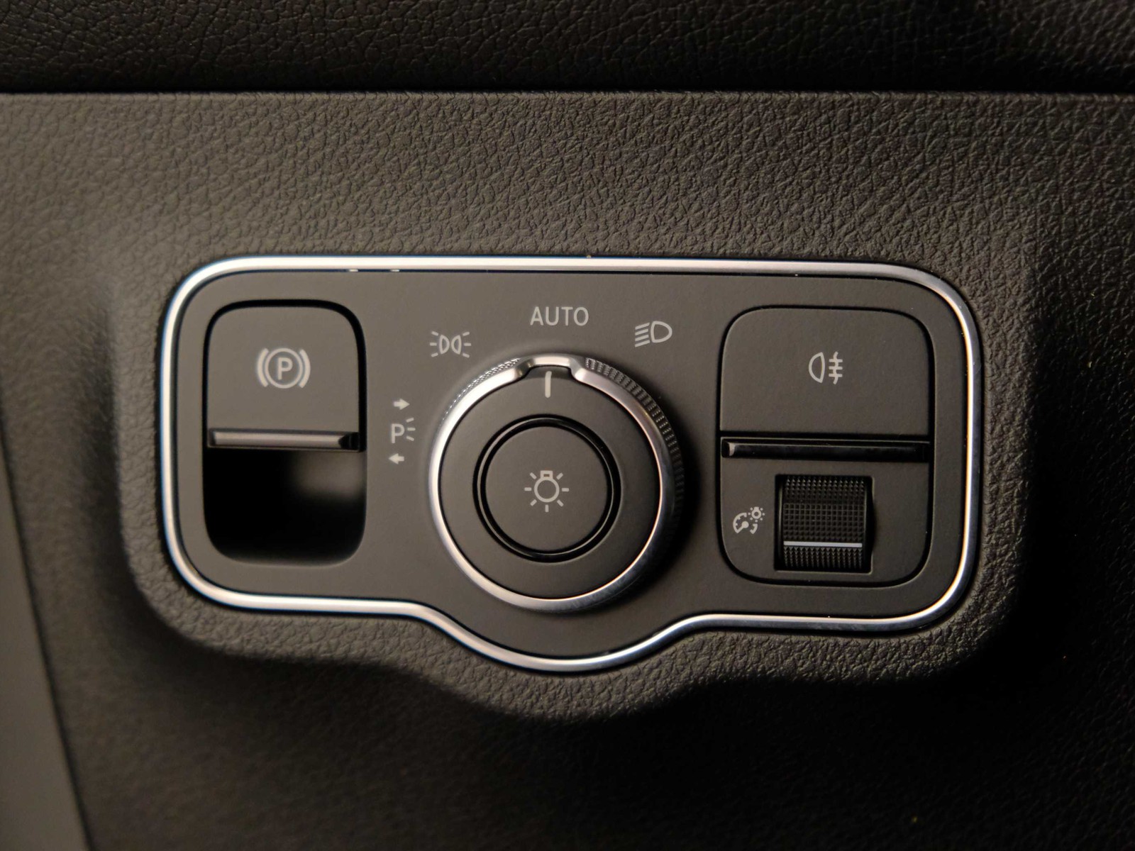 26 - Mercedes GLB 200 d premium 4matic 8g-dct