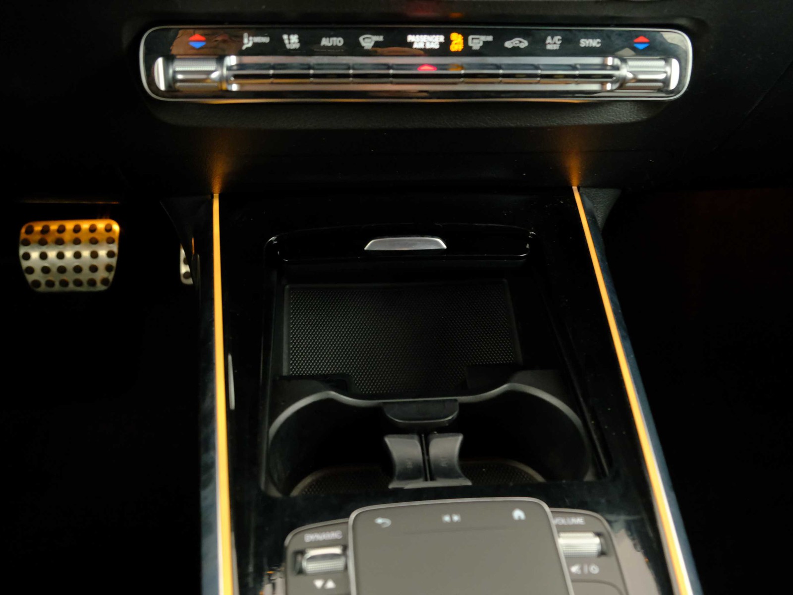 28 - Mercedes GLB 200 d premium 4matic 8g-dct