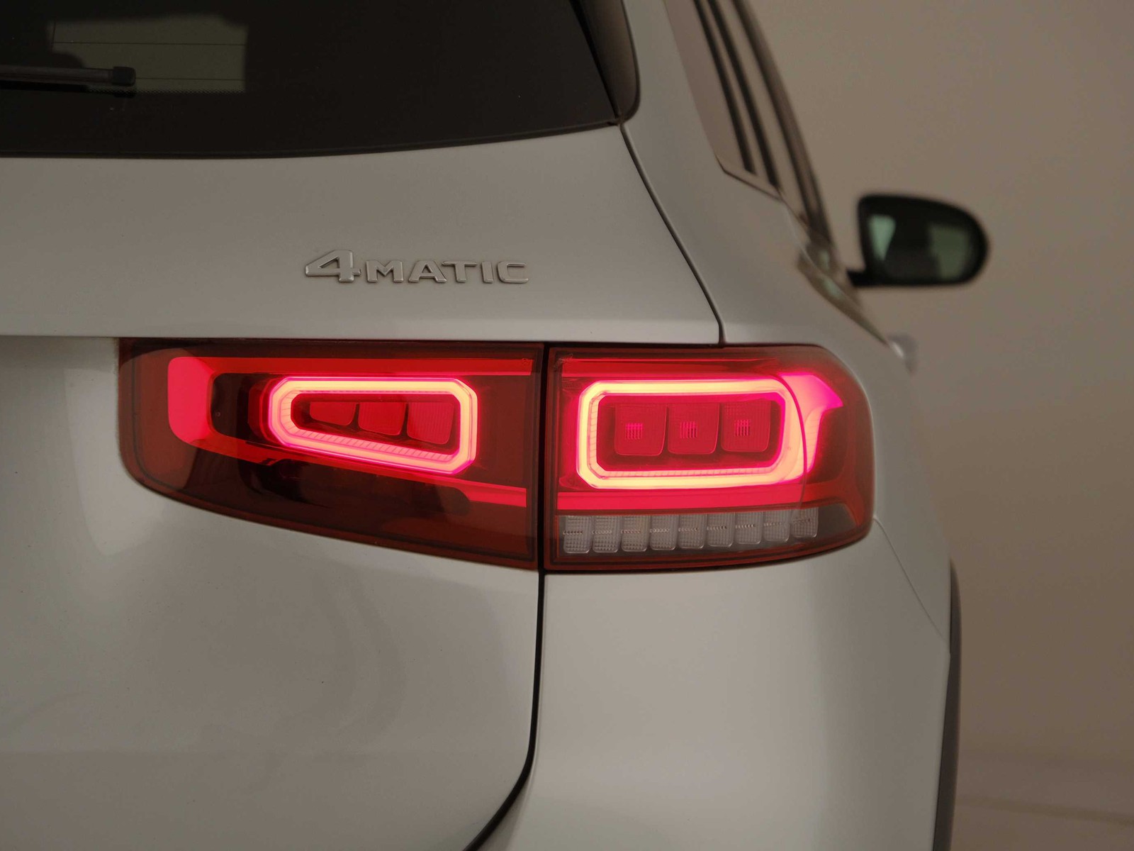 42 - Mercedes GLB 200 d premium 4matic 8g-dct