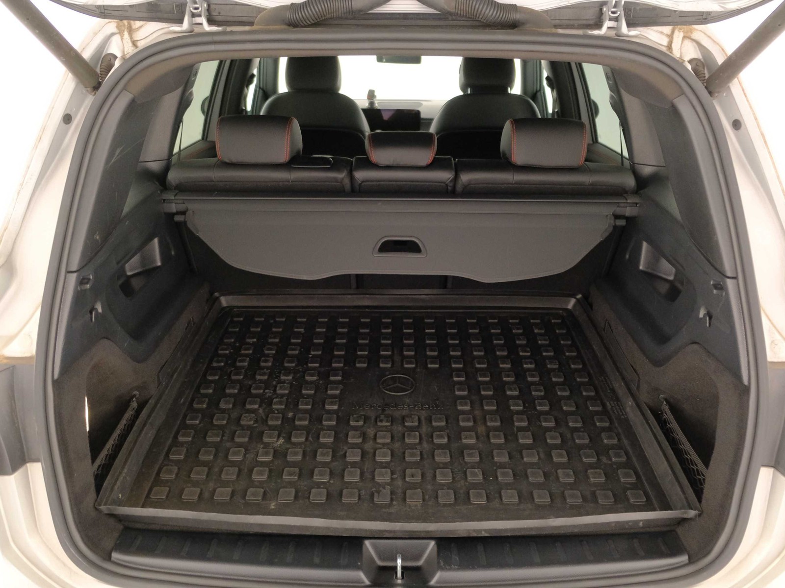 10 - Mercedes GLB 200 d premium 4matic 8g-dct