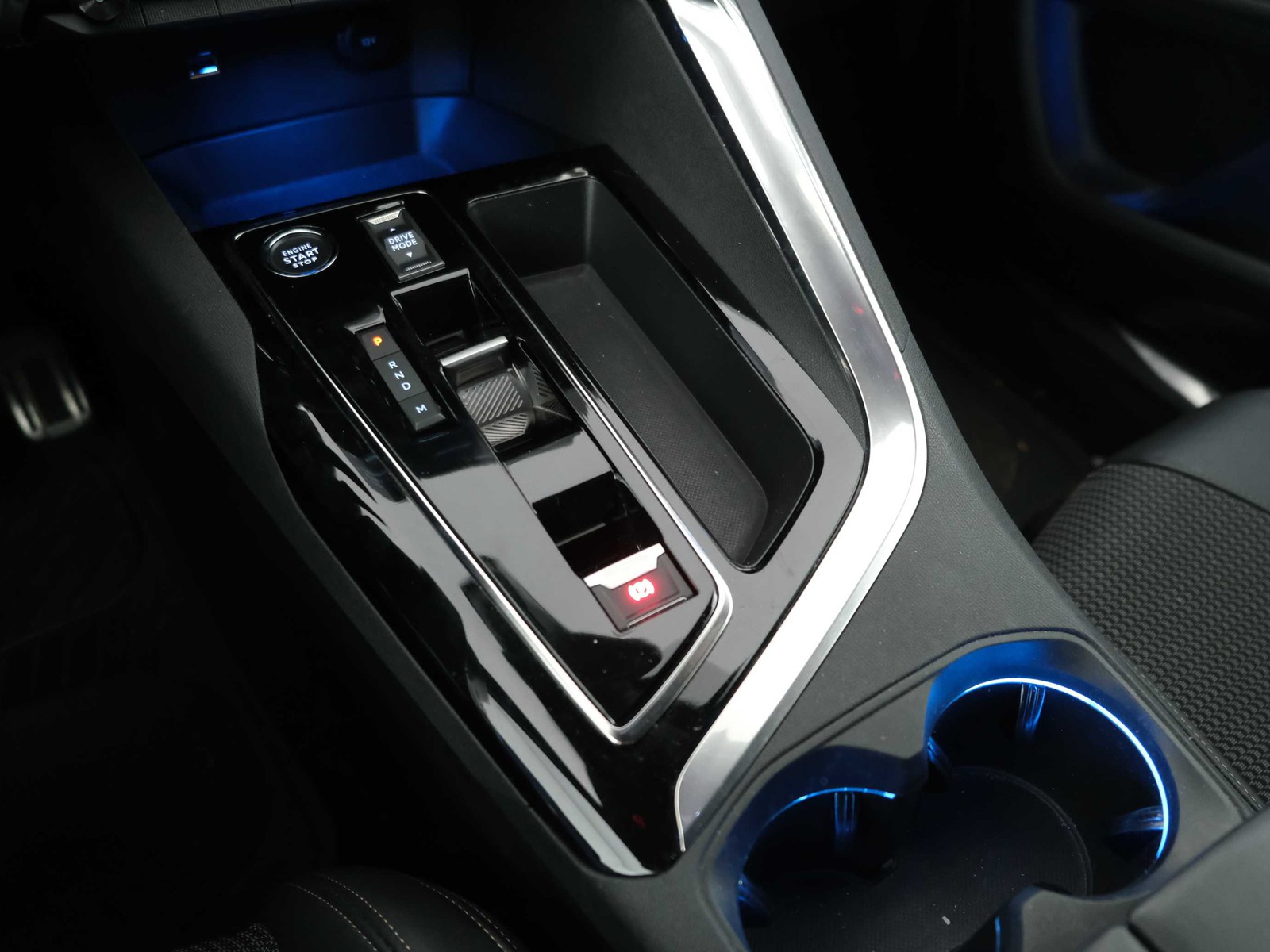 12 - Peugeot 3008 1.2 puretech turbo gt eat8 s&s