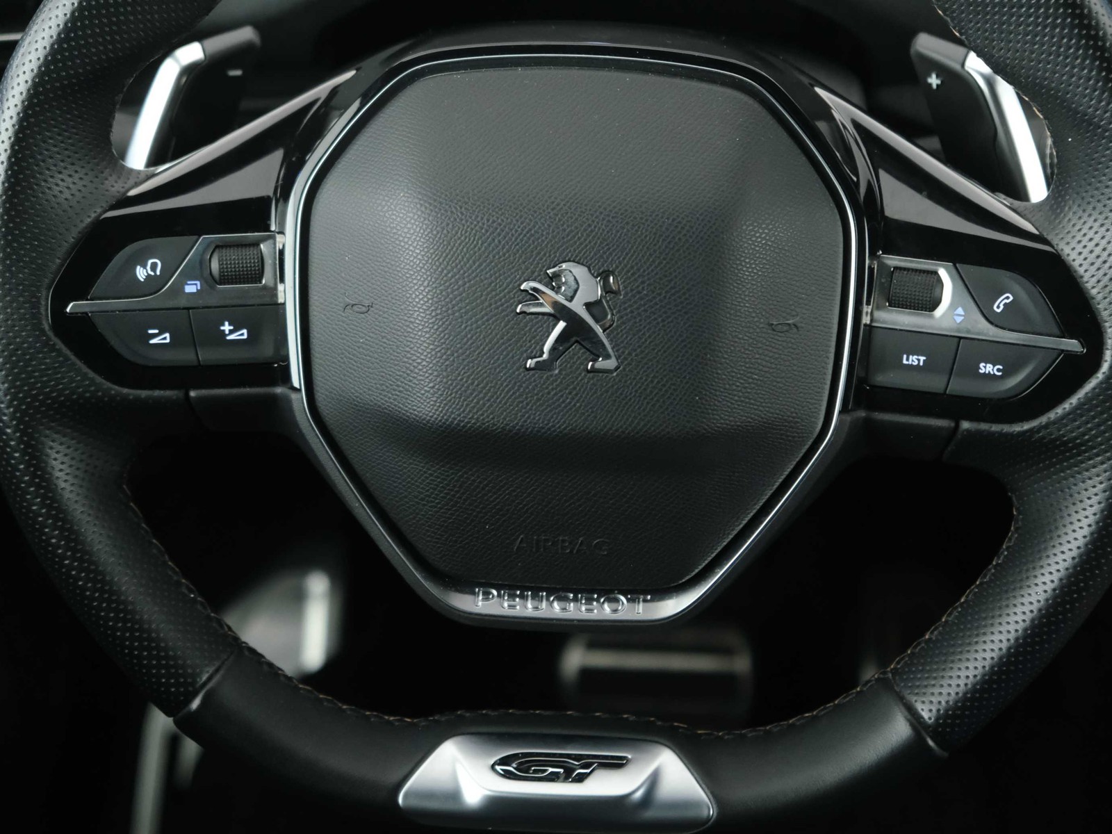 15 - Peugeot 3008 1.2 puretech turbo gt eat8 s&s