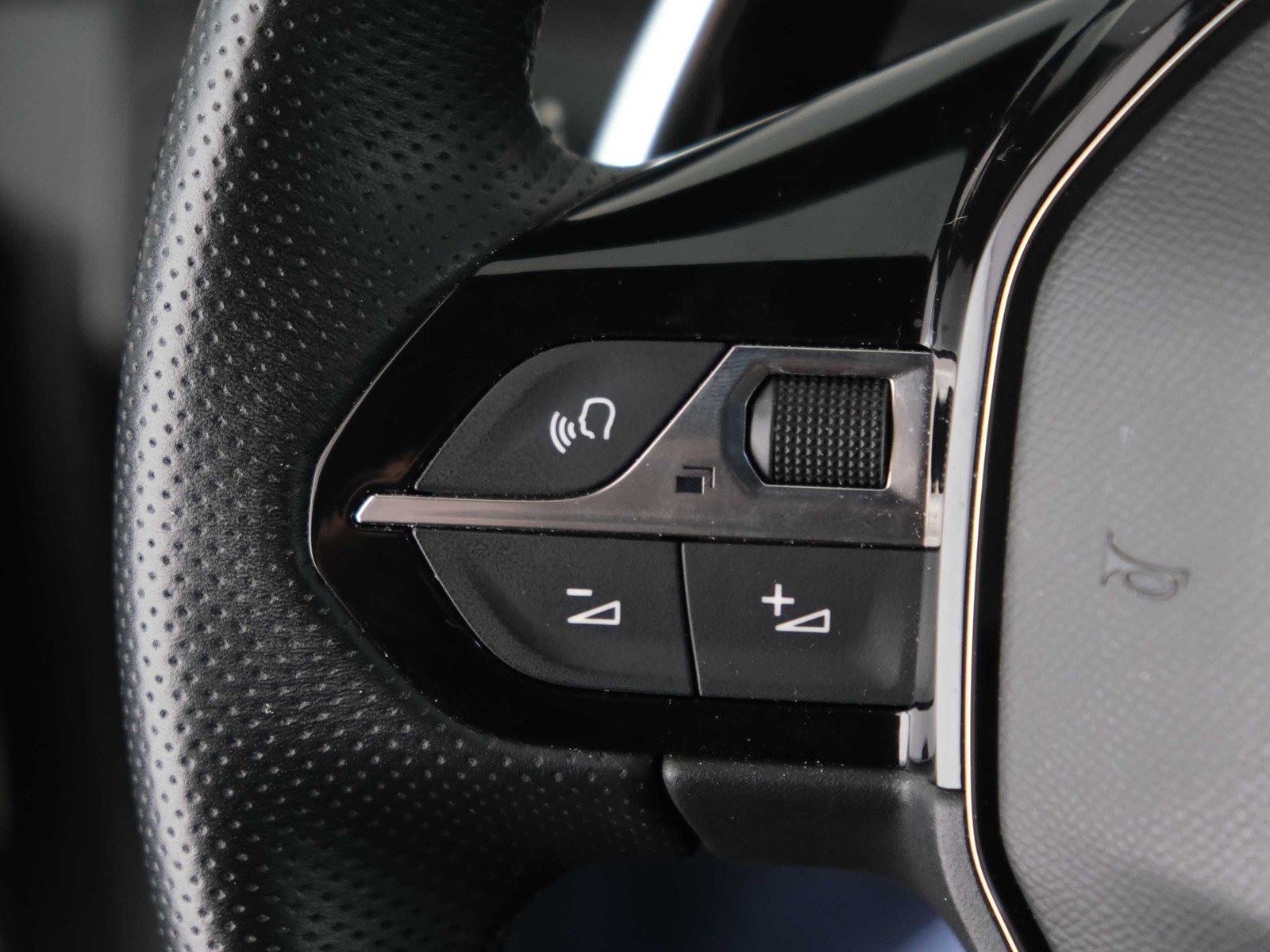 23 - Peugeot 3008 1.2 puretech turbo gt eat8 s&s