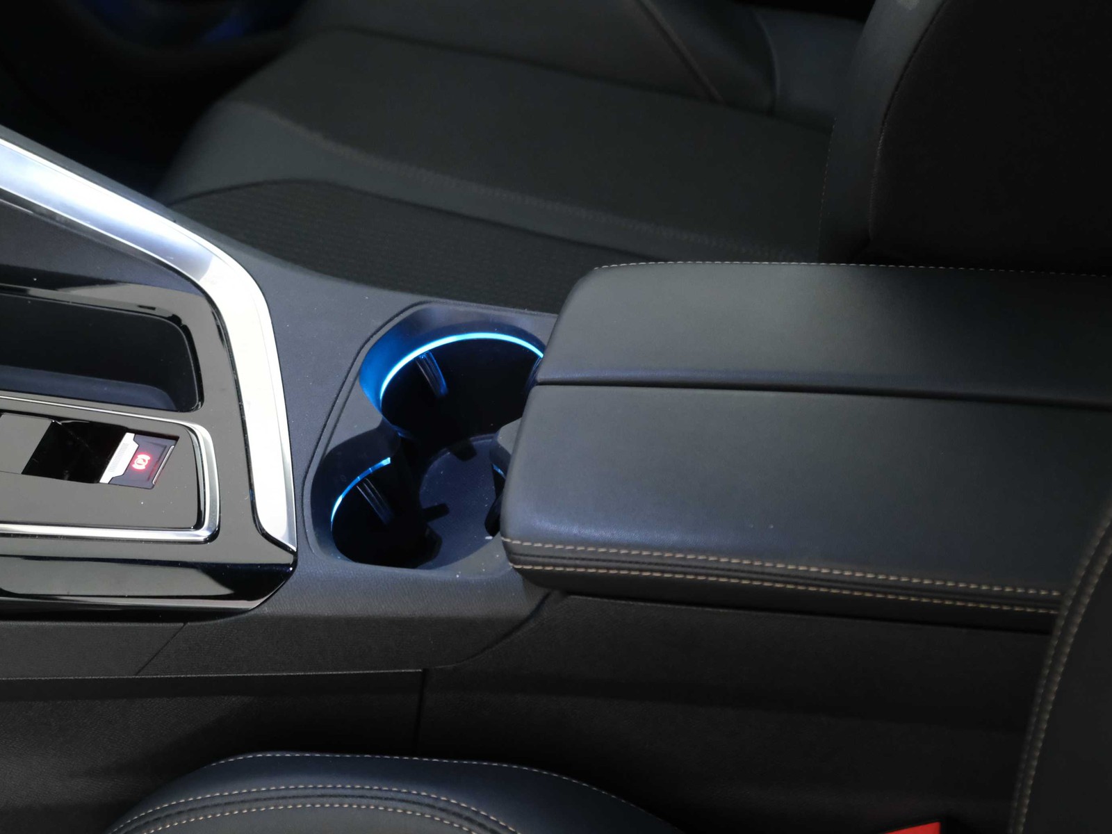 27 - Peugeot 3008 1.2 puretech turbo gt eat8 s&s