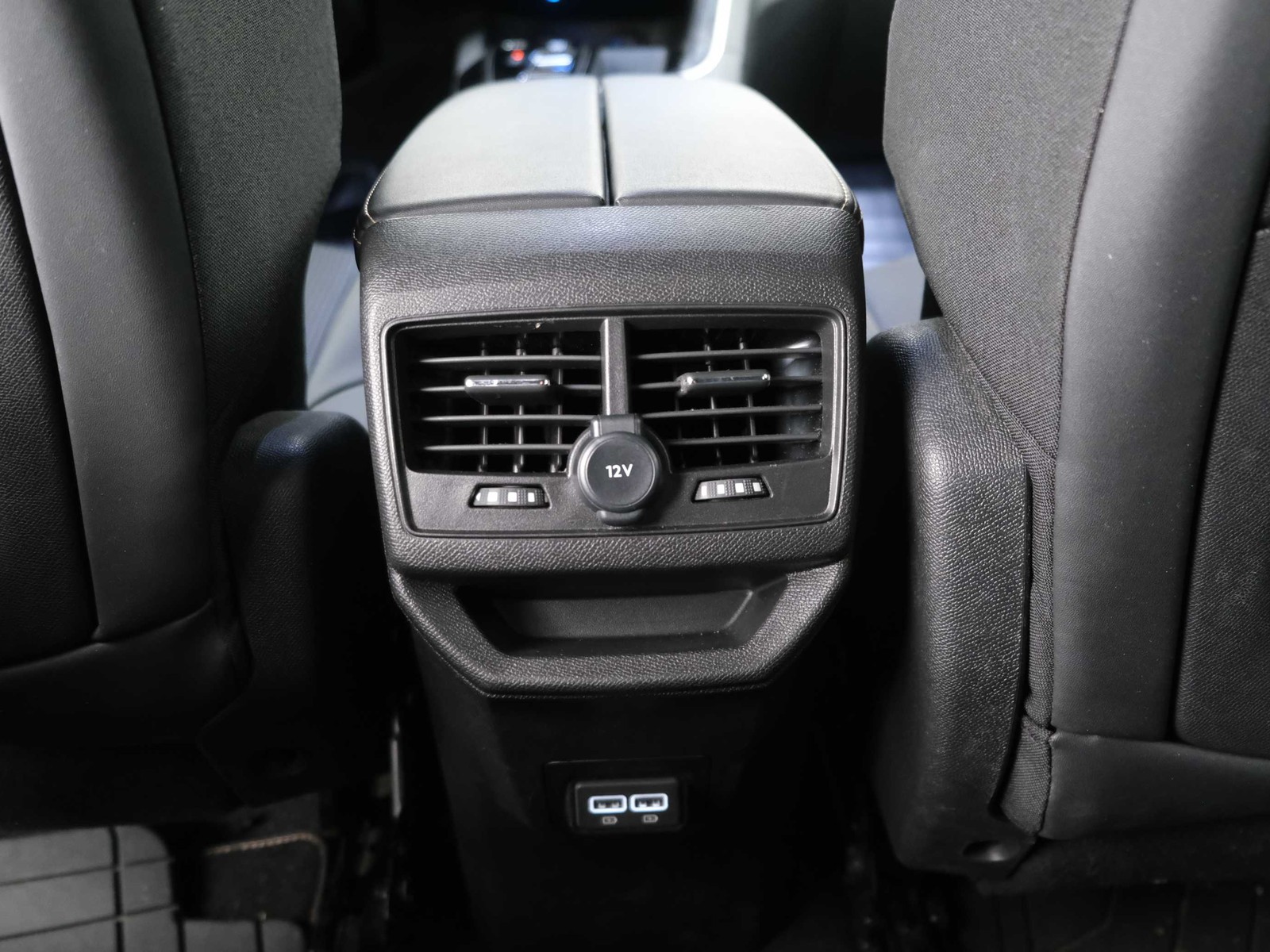 32 - Peugeot 3008 1.2 puretech turbo gt eat8 s&s