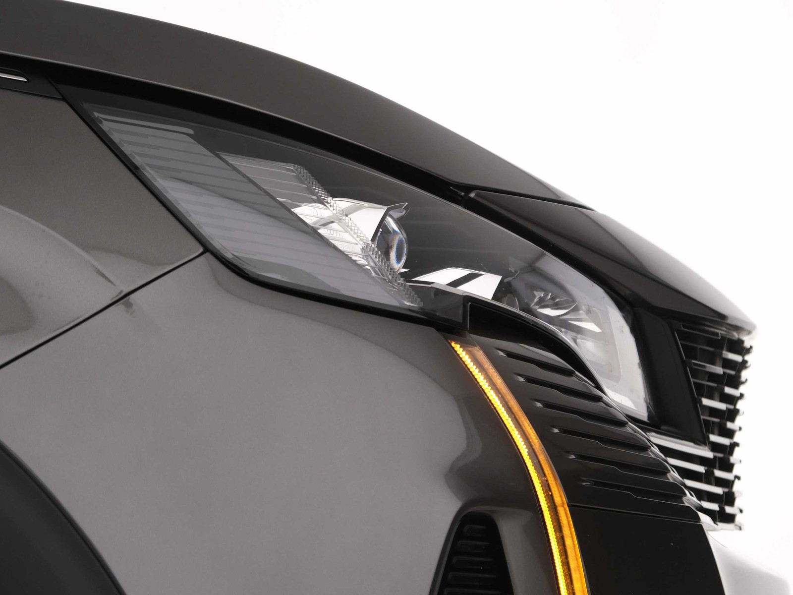 38 - Peugeot 3008 1.2 puretech turbo gt eat8 s&s