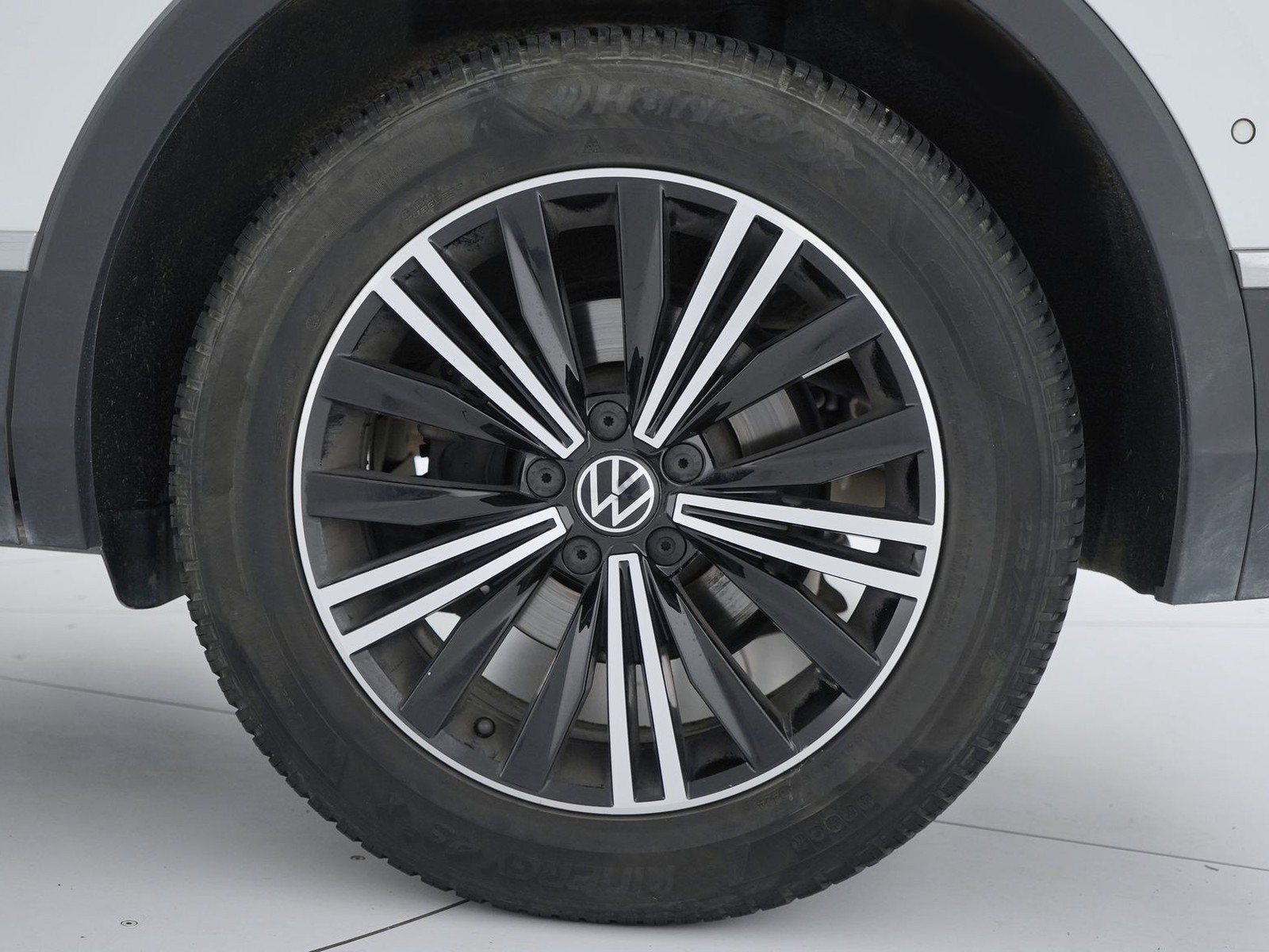 11 - Volkswagen Tiguan 2.0 tdi scr 150cv elegance 4motion dsg