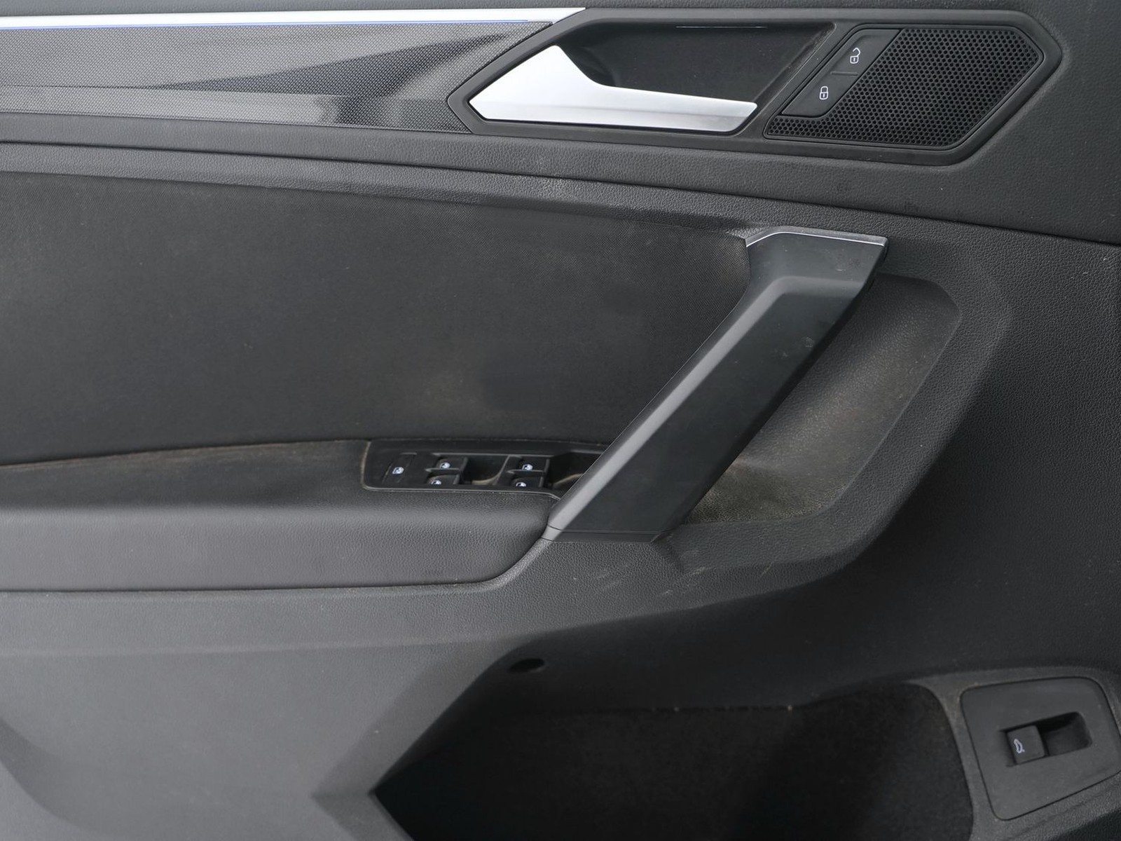 16 - Volkswagen Tiguan 2.0 tdi scr 150cv elegance 4motion dsg