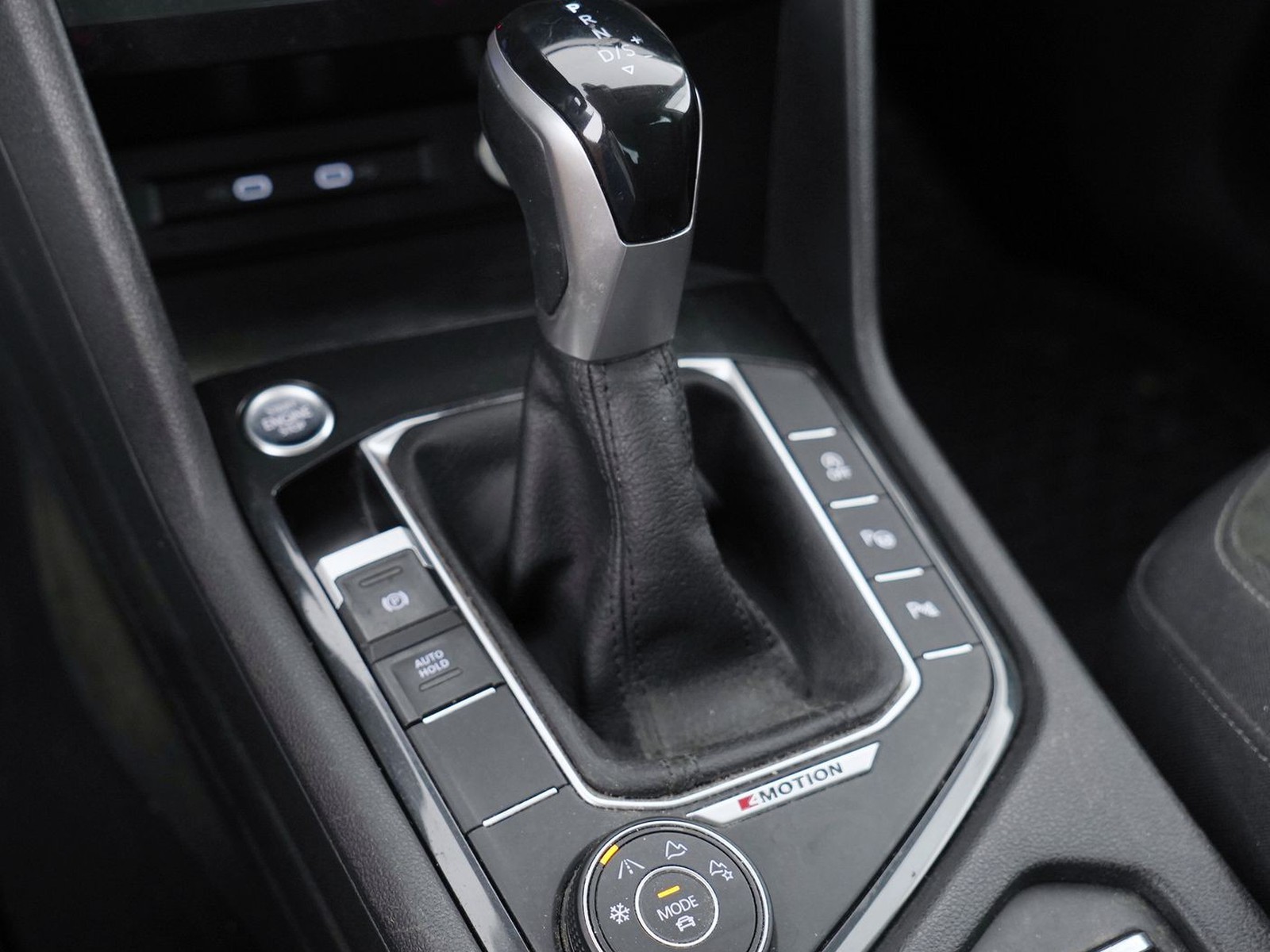 22 - Volkswagen Tiguan 2.0 tdi scr 150cv elegance 4motion dsg