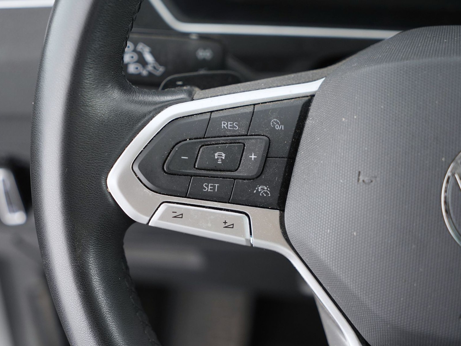 26 - Volkswagen Tiguan 2.0 tdi scr 150cv elegance 4motion dsg