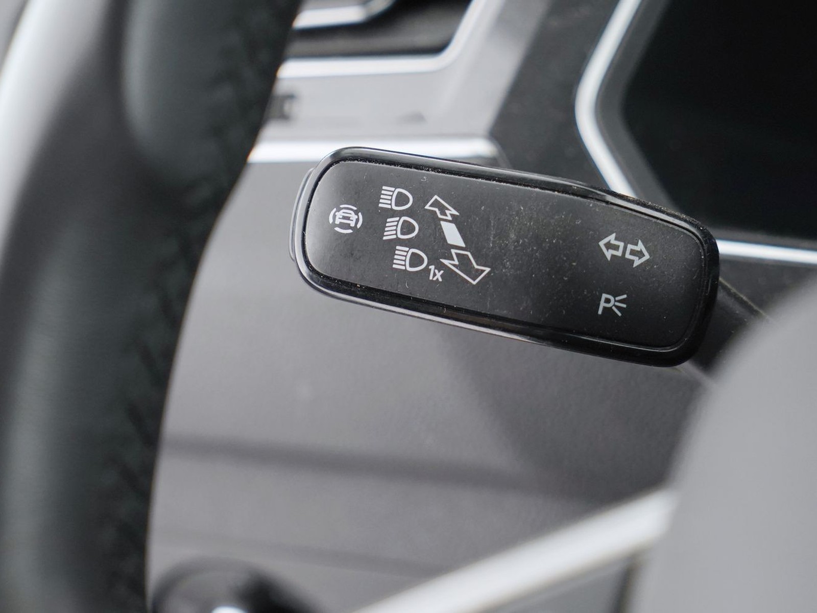 28 - Volkswagen Tiguan 2.0 tdi scr 150cv elegance 4motion dsg