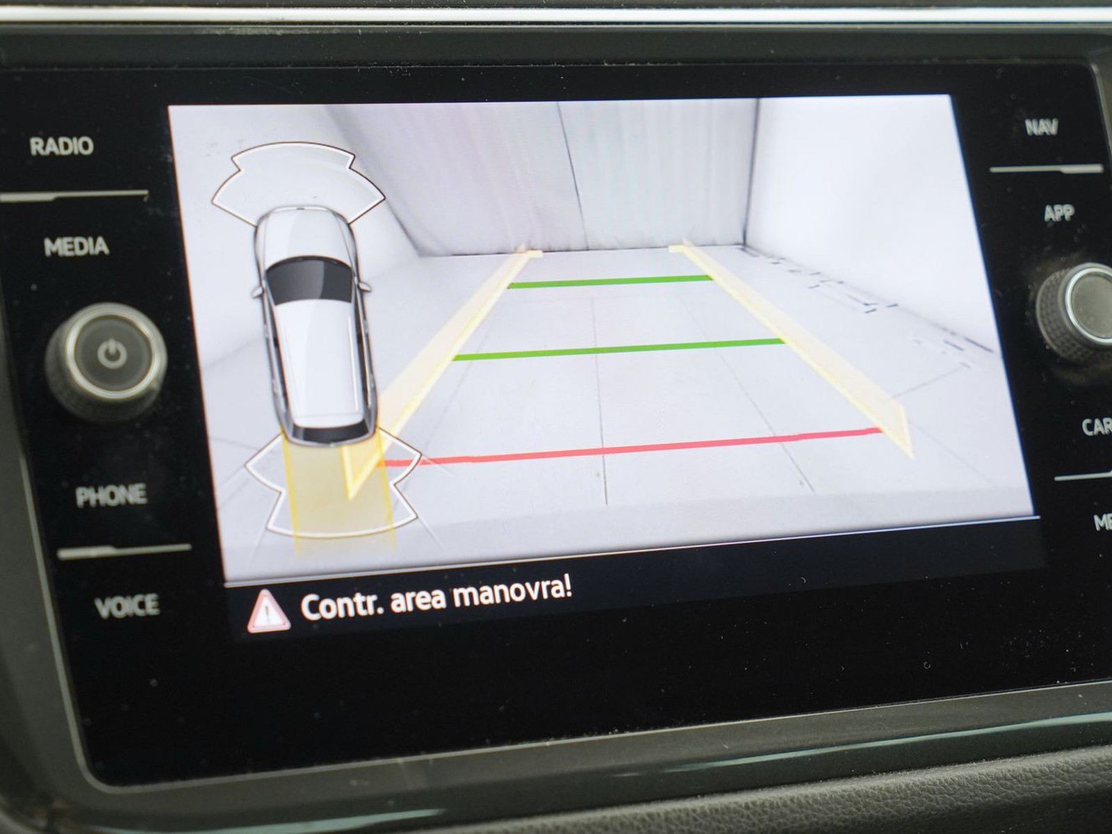 32 - Volkswagen Tiguan 2.0 tdi scr 150cv elegance 4motion dsg