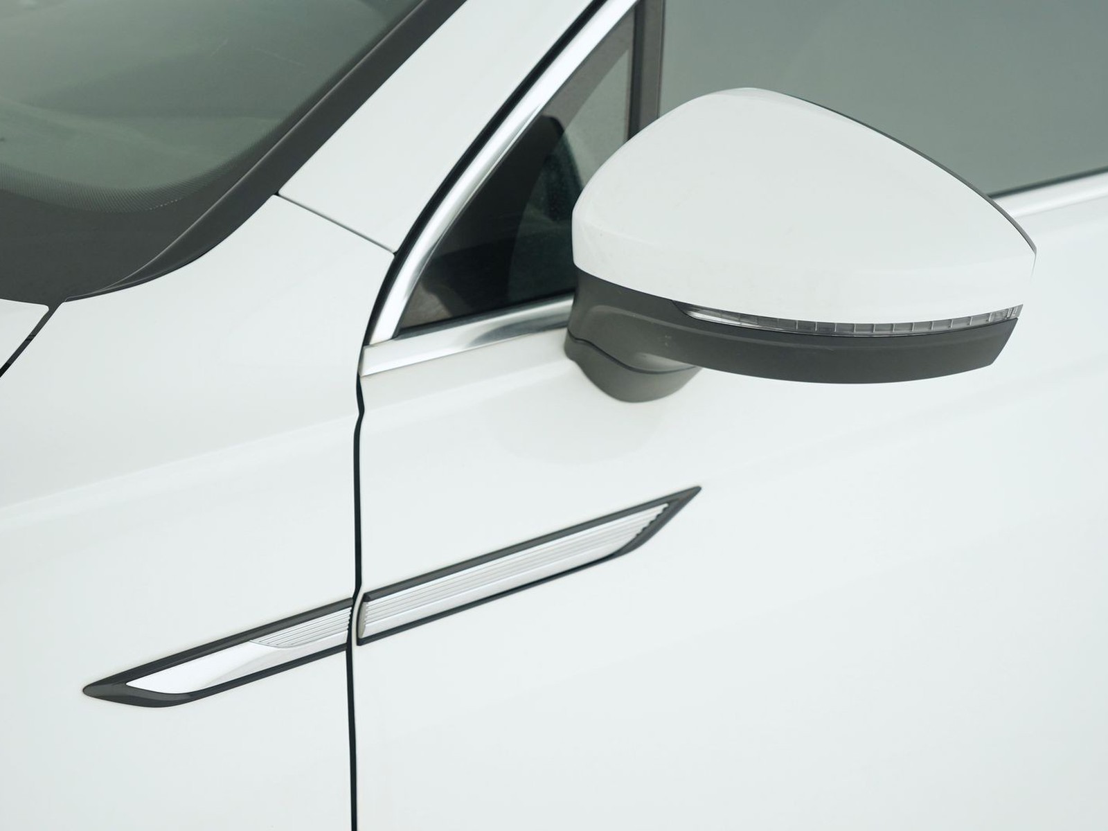 42 - Volkswagen Tiguan 2.0 tdi scr 150cv elegance 4motion dsg