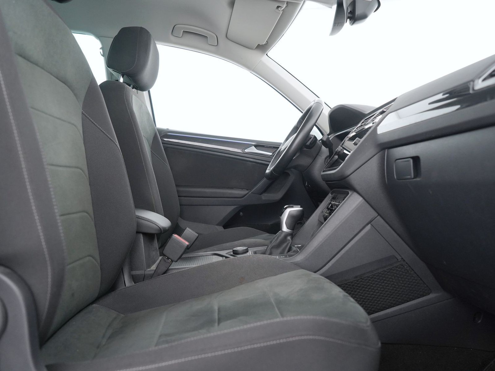 8 - Volkswagen Tiguan 2.0 tdi scr 150cv elegance 4motion dsg