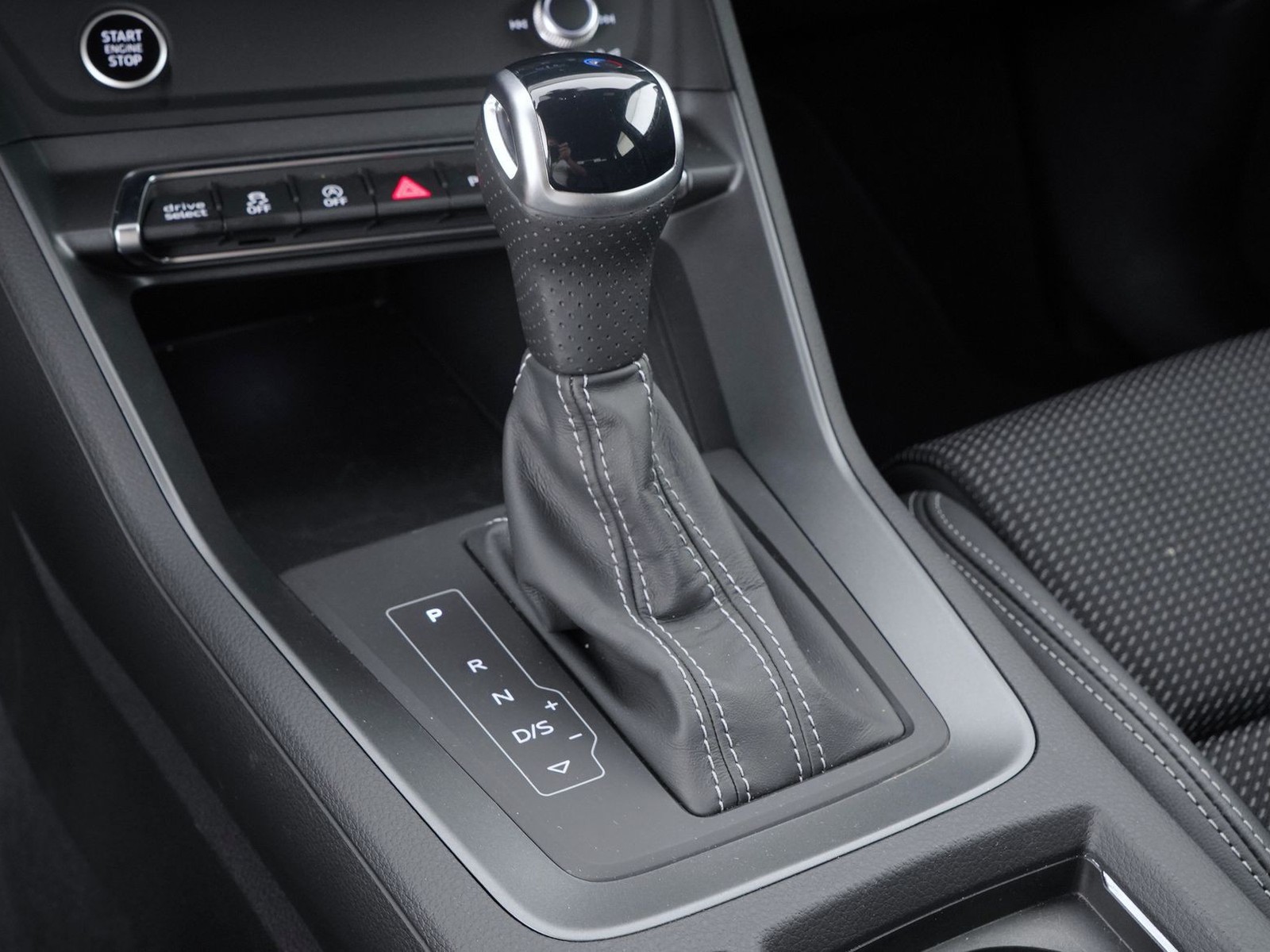 22 - Audi Q3 sportback 40 2.0 tdi 193cv s line edition quattro s tronic