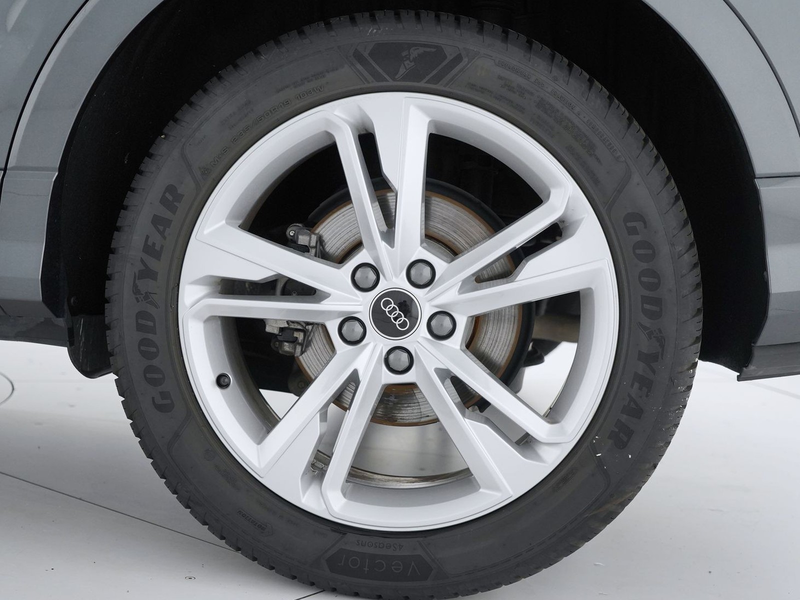 12 - Audi Q3 35 2.0 tdi s line edition s tronic