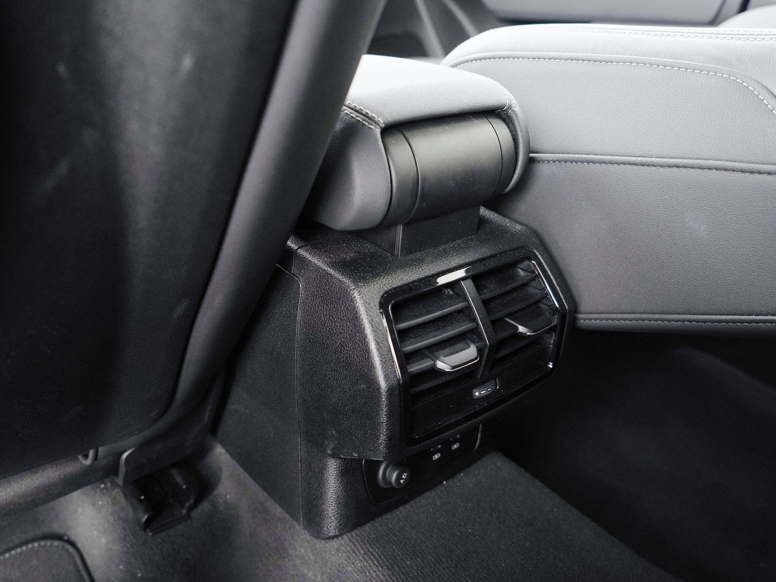 27 - Audi Q3 35 2.0 tdi s line edition s tronic